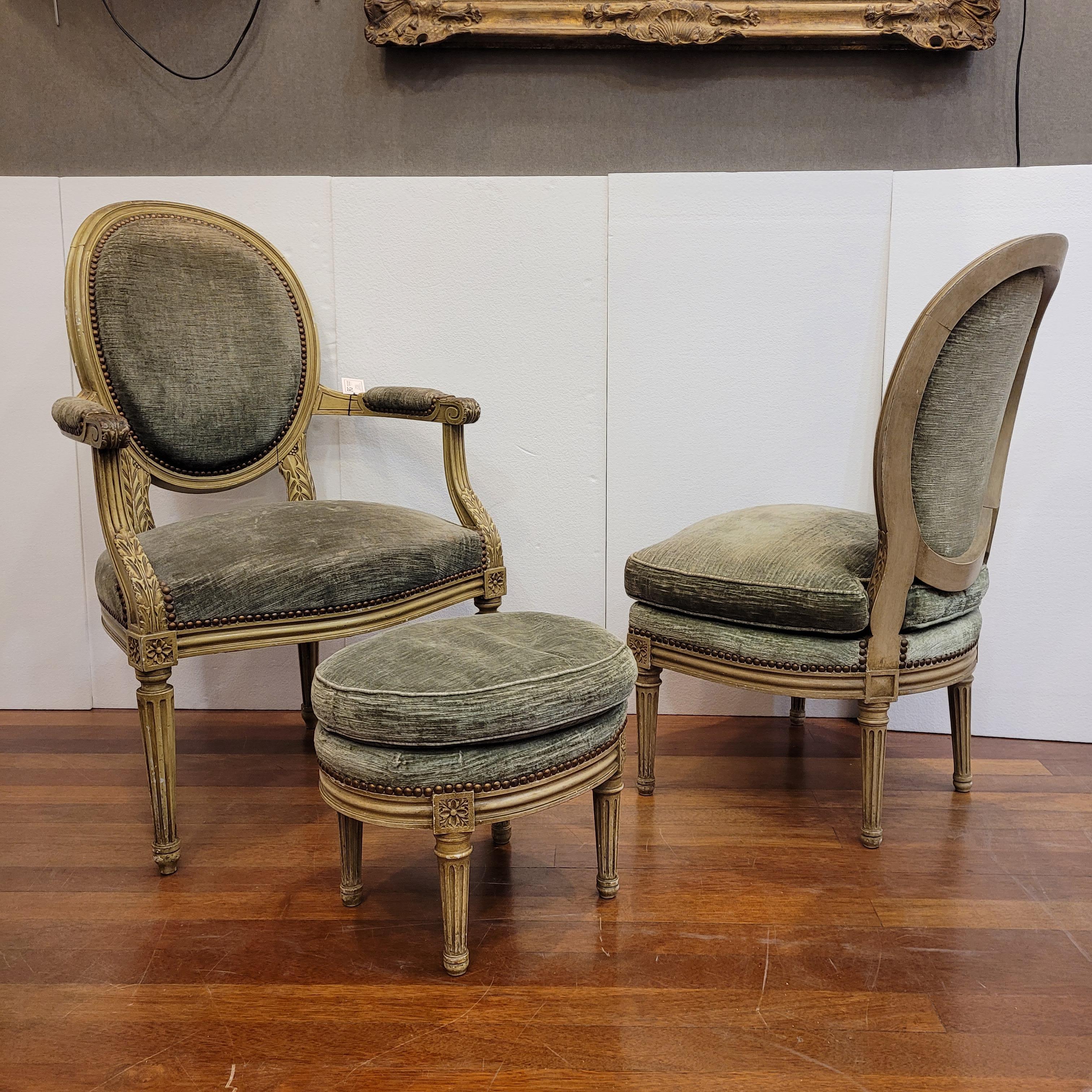  French Napoleon III  dry green set of 3  seats, Louis XVI style  In Good Condition For Sale In Valladolid, ES