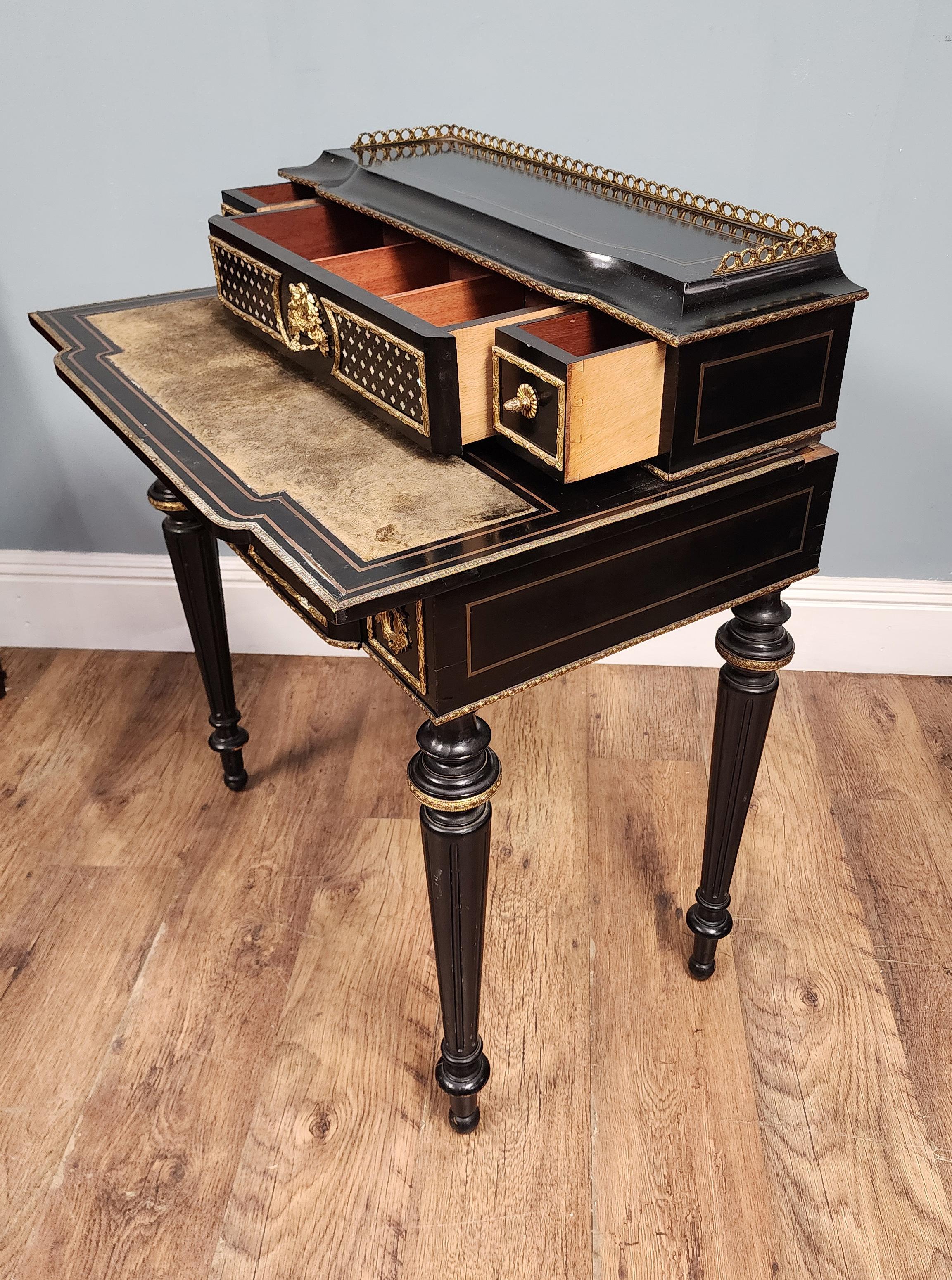 Scrivania francese Napoleone III in bronzo dorato ed ebanizzato Bonheur-du-Jour 1880 in vendita 6