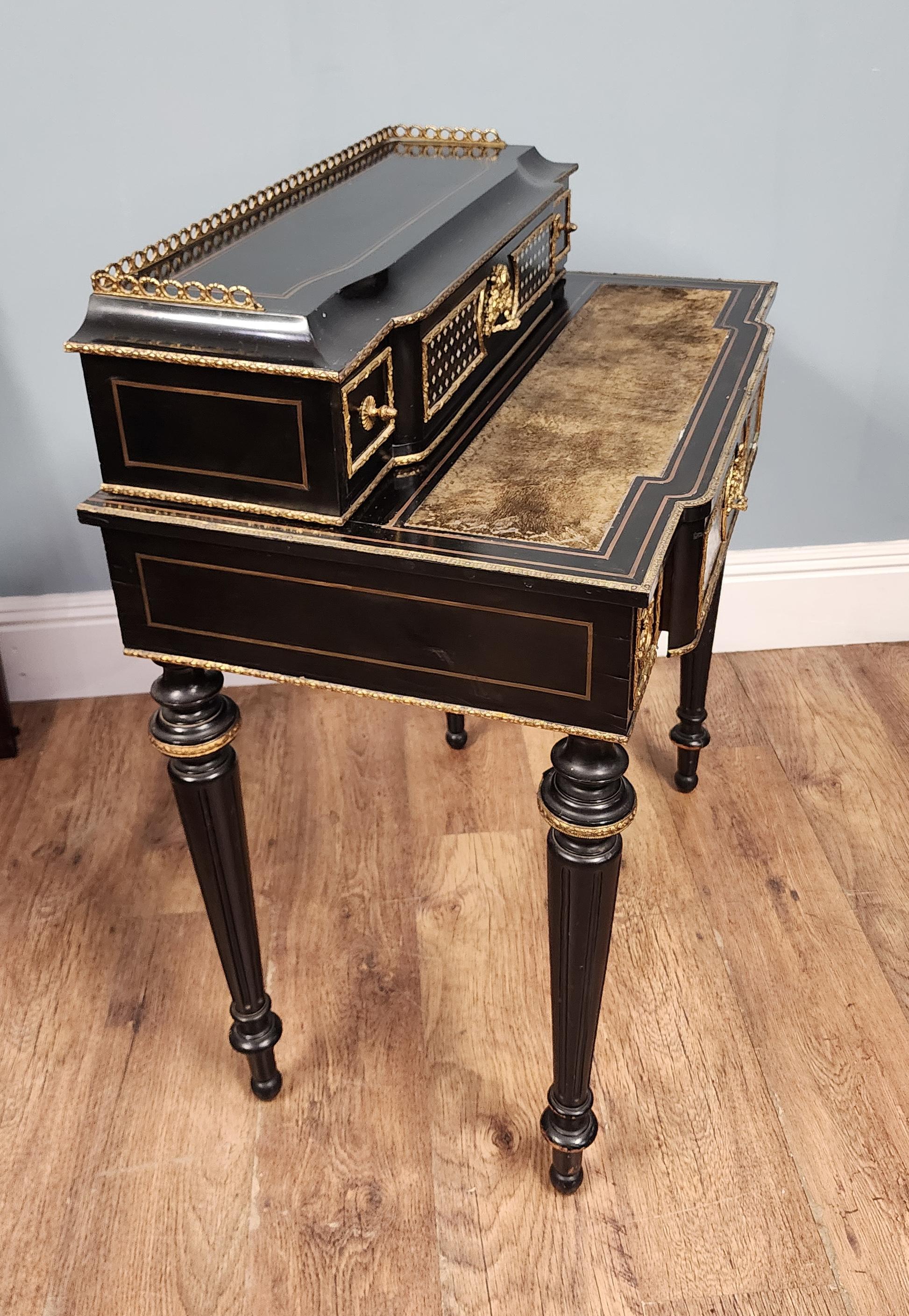 Scrivania francese Napoleone III in bronzo dorato ed ebanizzato Bonheur-du-Jour 1880 in vendita 12
