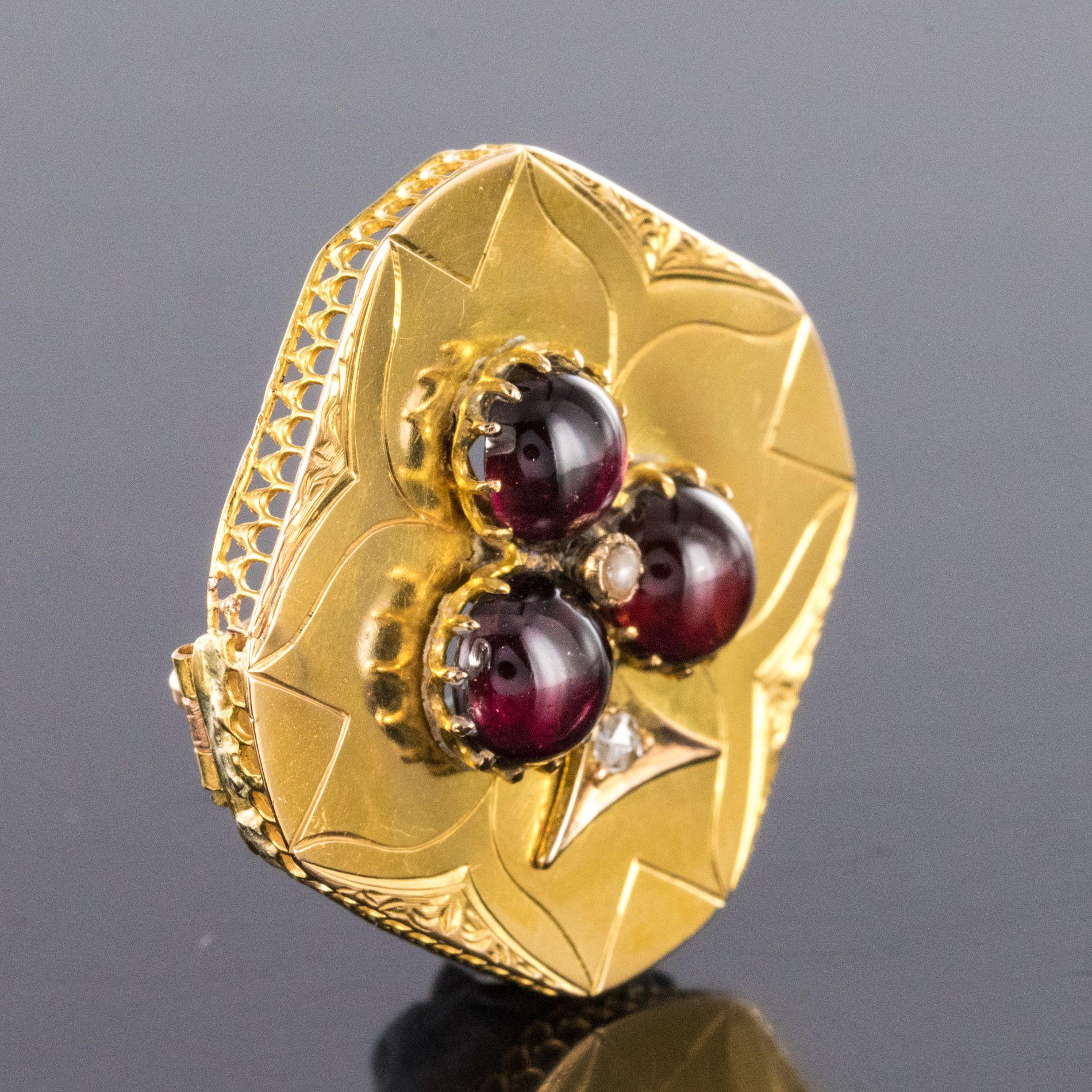 French Napoleon III Garnet Diamond Natural Pearl Yellow Gold Clover Brooch For Sale 2