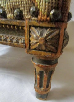 Poggiapiedi francese Napoleone III in legno dorato del XIX secolo con rivestimento a punta d'ago