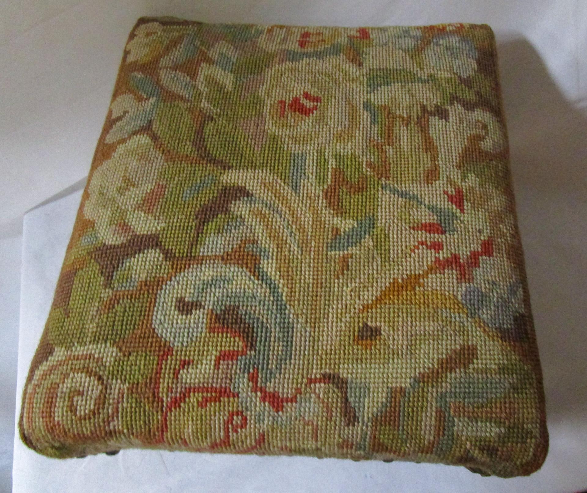 Mid-19th Century French Napoleon III Giltwood 19th Century Footstool with Needlepoint Upholstery