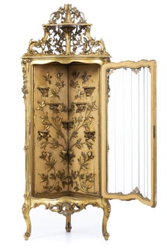 French Napoleon III Giltwood Corner Display Cabinet with Interior Corbels, 19th