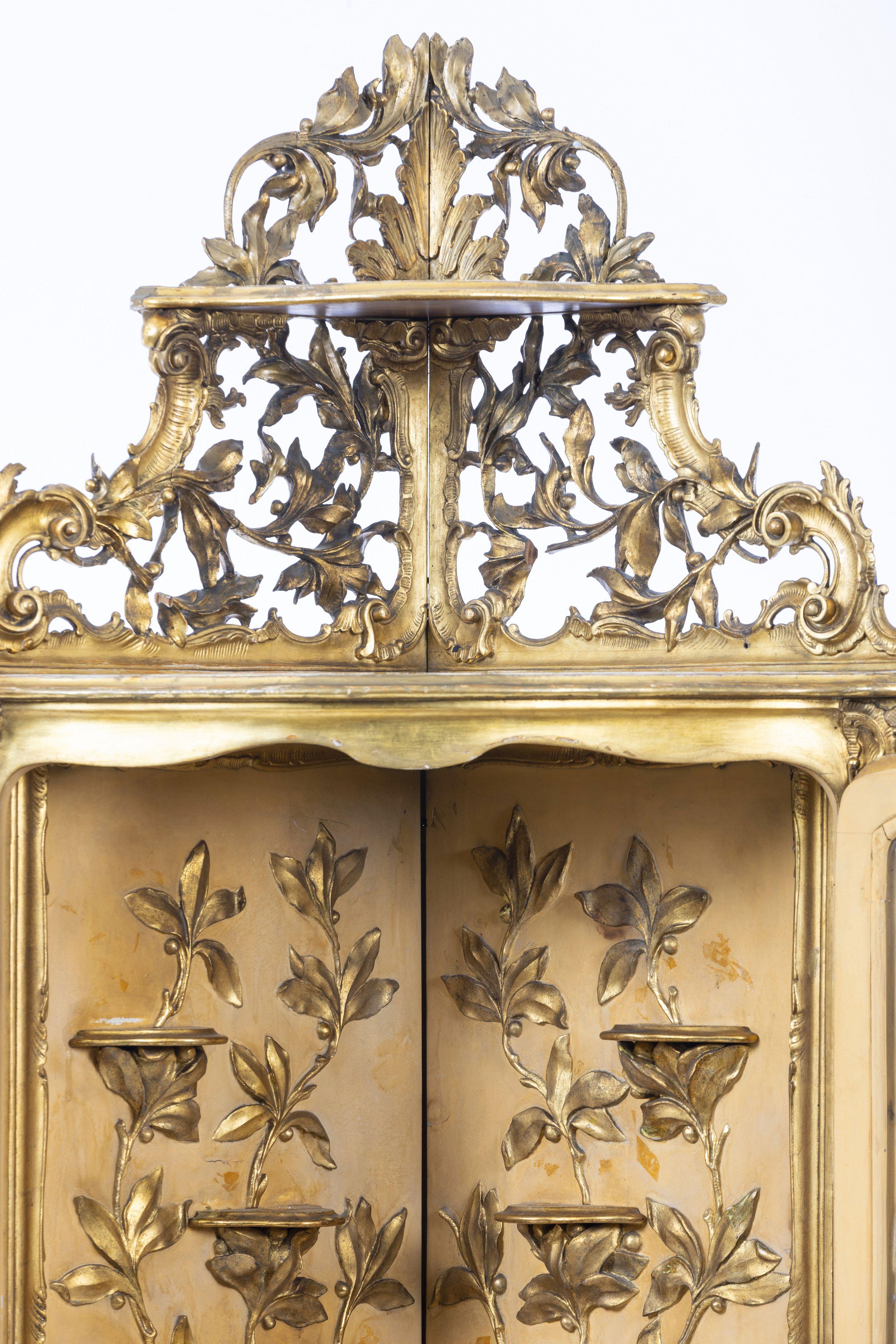 French Napoleon III Giltwood Corner Display Cabinet with Interior