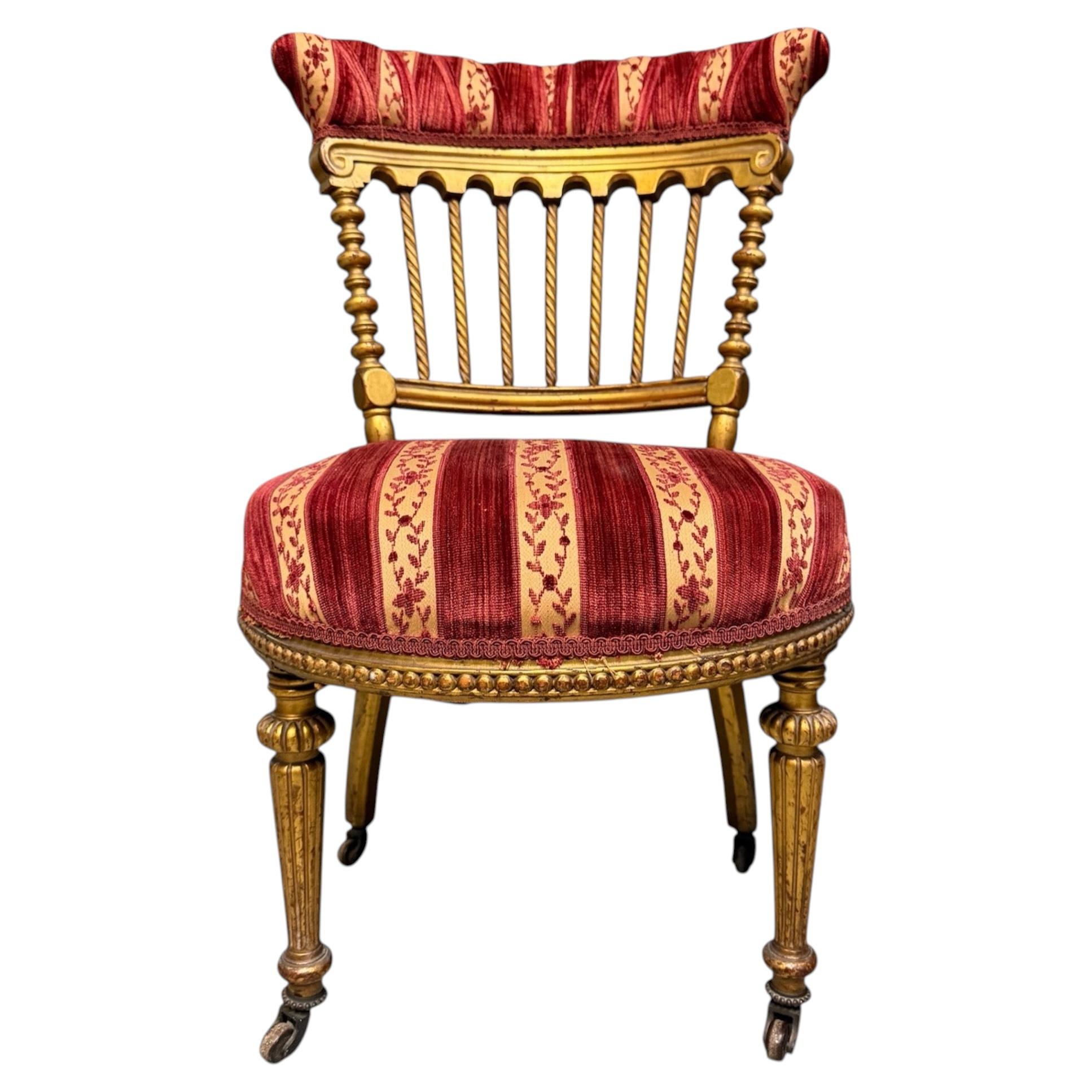 Silla francesa de madera dorada con respaldo de varillas, estilo Napoleón III, inspirada en Luis XVI, de alrededor de 1870 en venta
