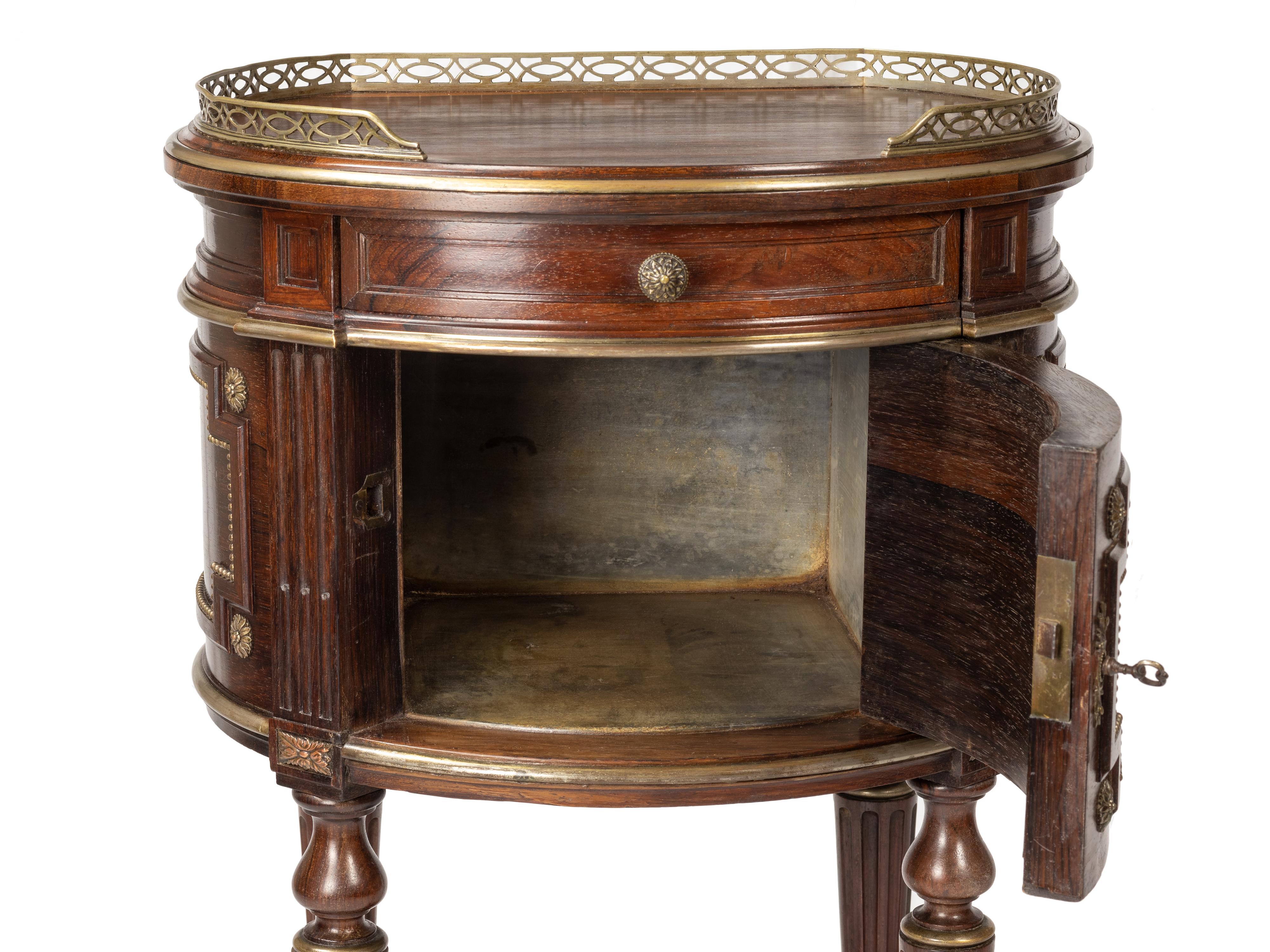 French Napoleon III Hand Carved Bedroom Set For Sale 1