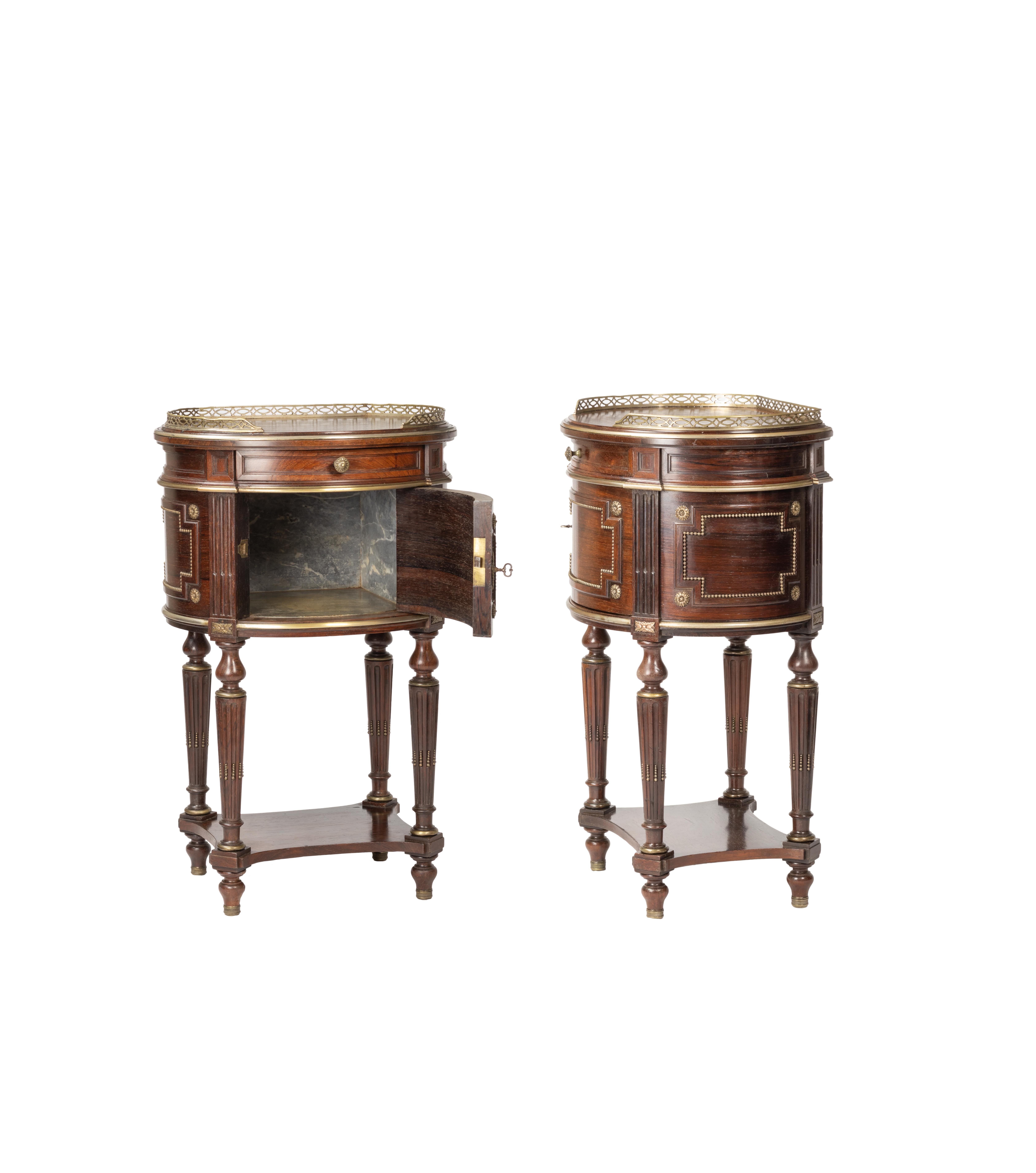 French Napoleon III Hand Carved Bedroom Set For Sale 2