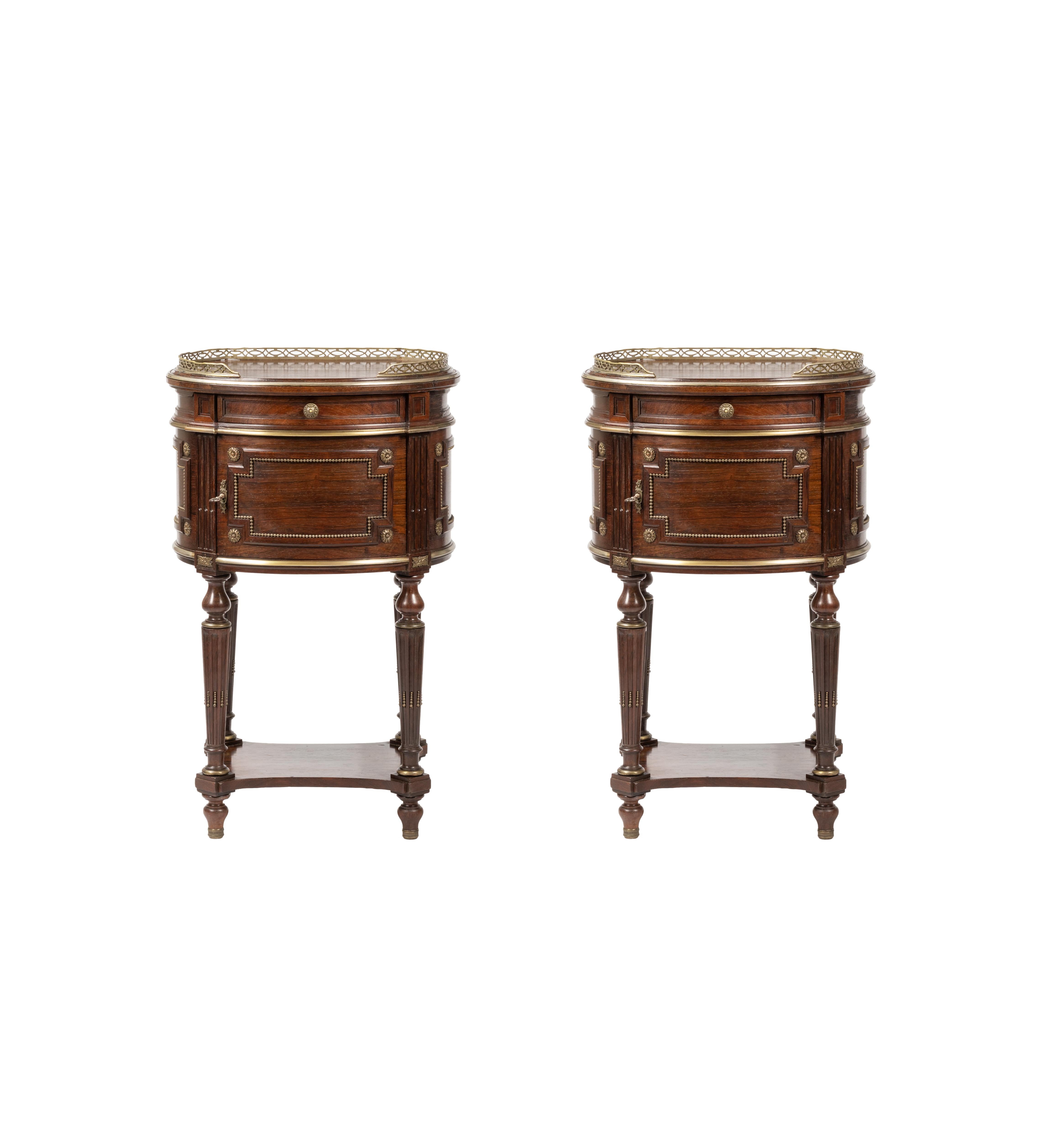 French Napoleon III Hand Carved Bedroom Set For Sale 3