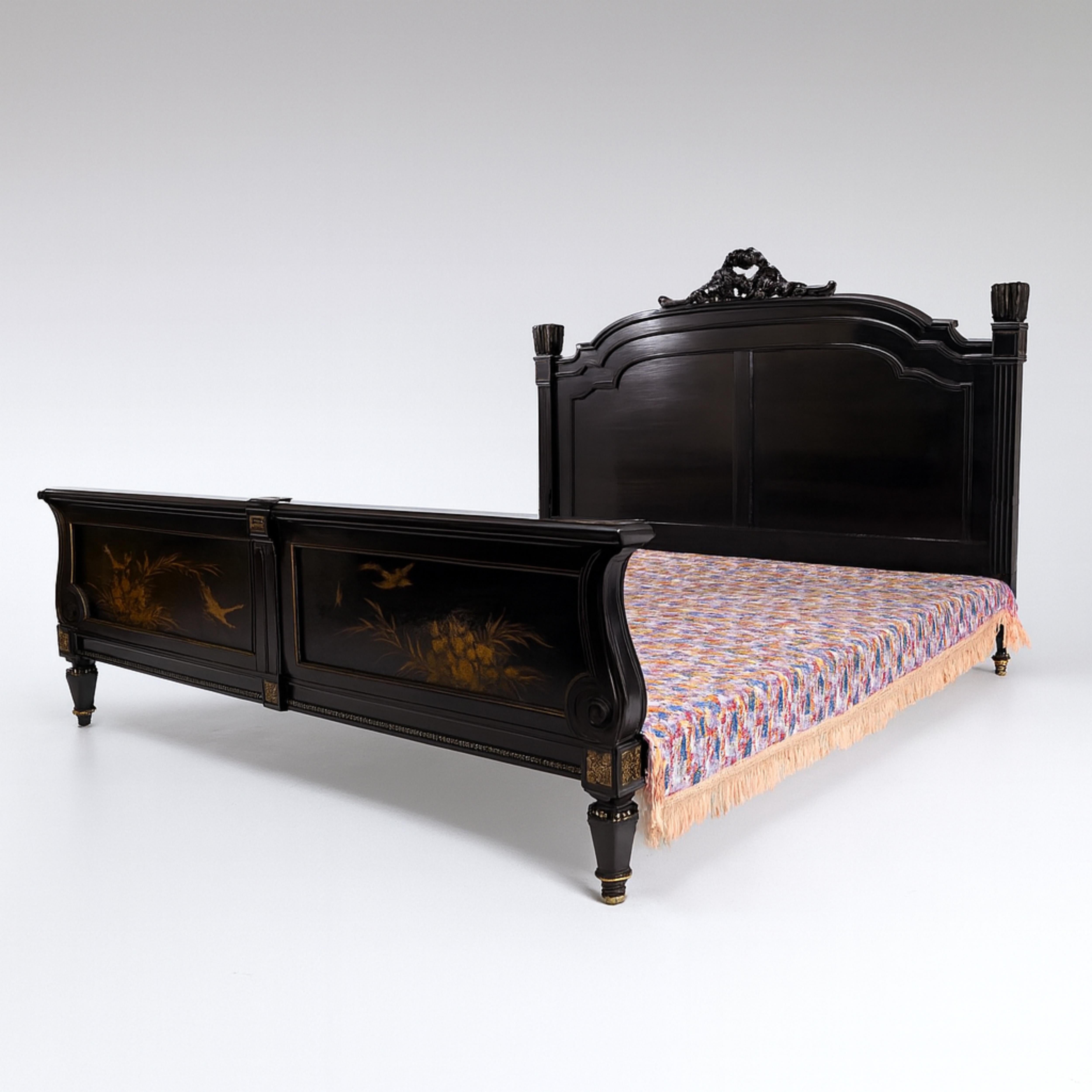 Lit français Napoléon III en noyer sculpté à la main et laqué noir en vente 6