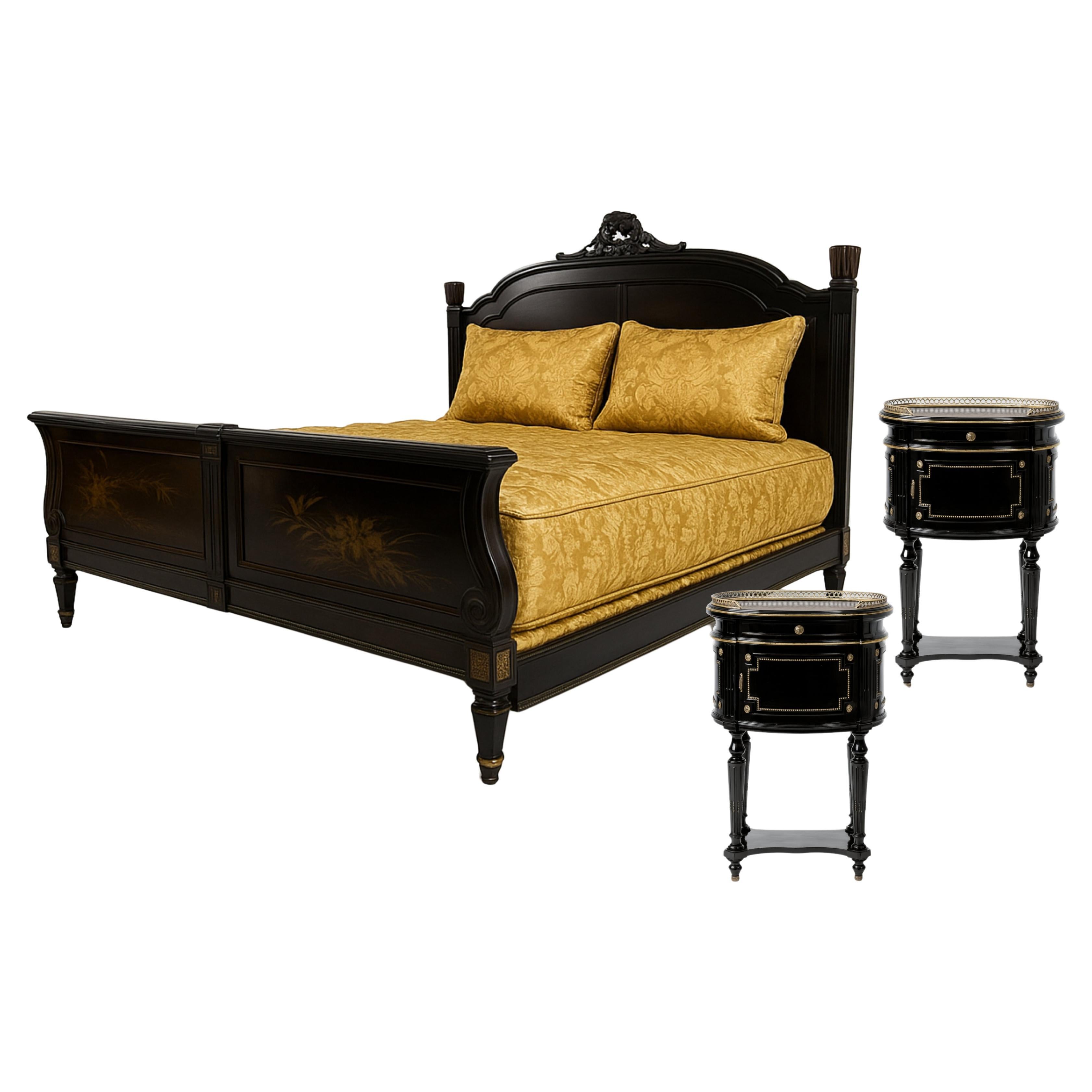 French Napoleon III Hand Carved Walnut Black Lacquer Bedroom Set en vente