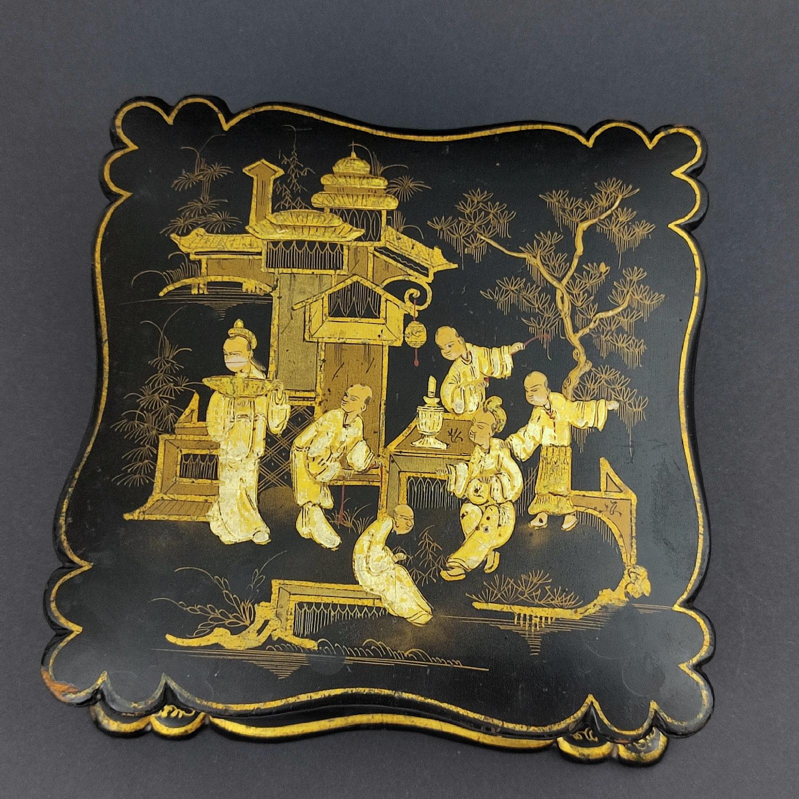Französische Schmuckschatulle Napoleon III. in schwarzem Lack mit asiatischem Dekor, 19. Jahrhundert  im Zustand „Gut“ im Angebot in Bochum, NRW