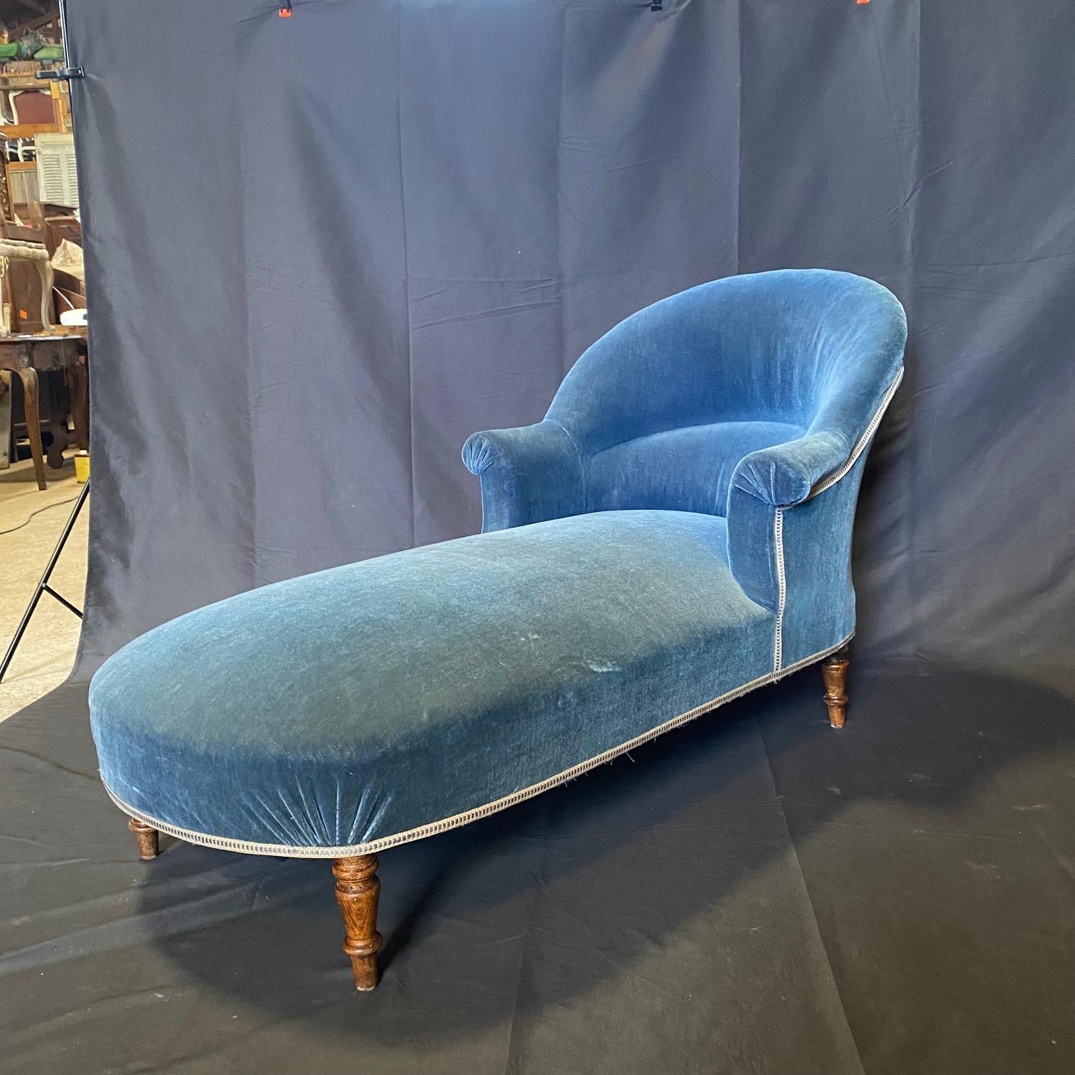 French Napoleon III Mohair Chaise Lounge Fainting Couch For Sale at 1stDibs