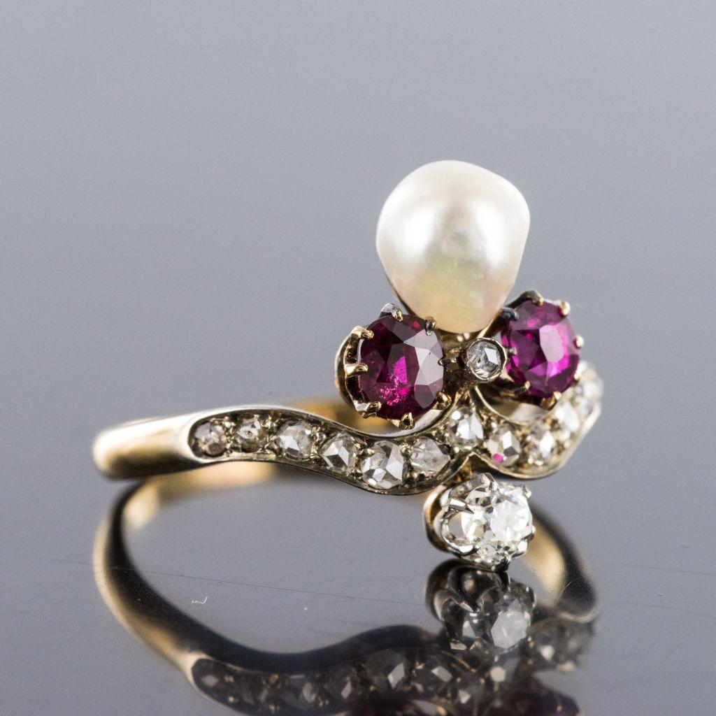 French Napoleon III Natural Pearl Ruby Diamond Duchess Ring In Excellent Condition For Sale In Poitiers, FR