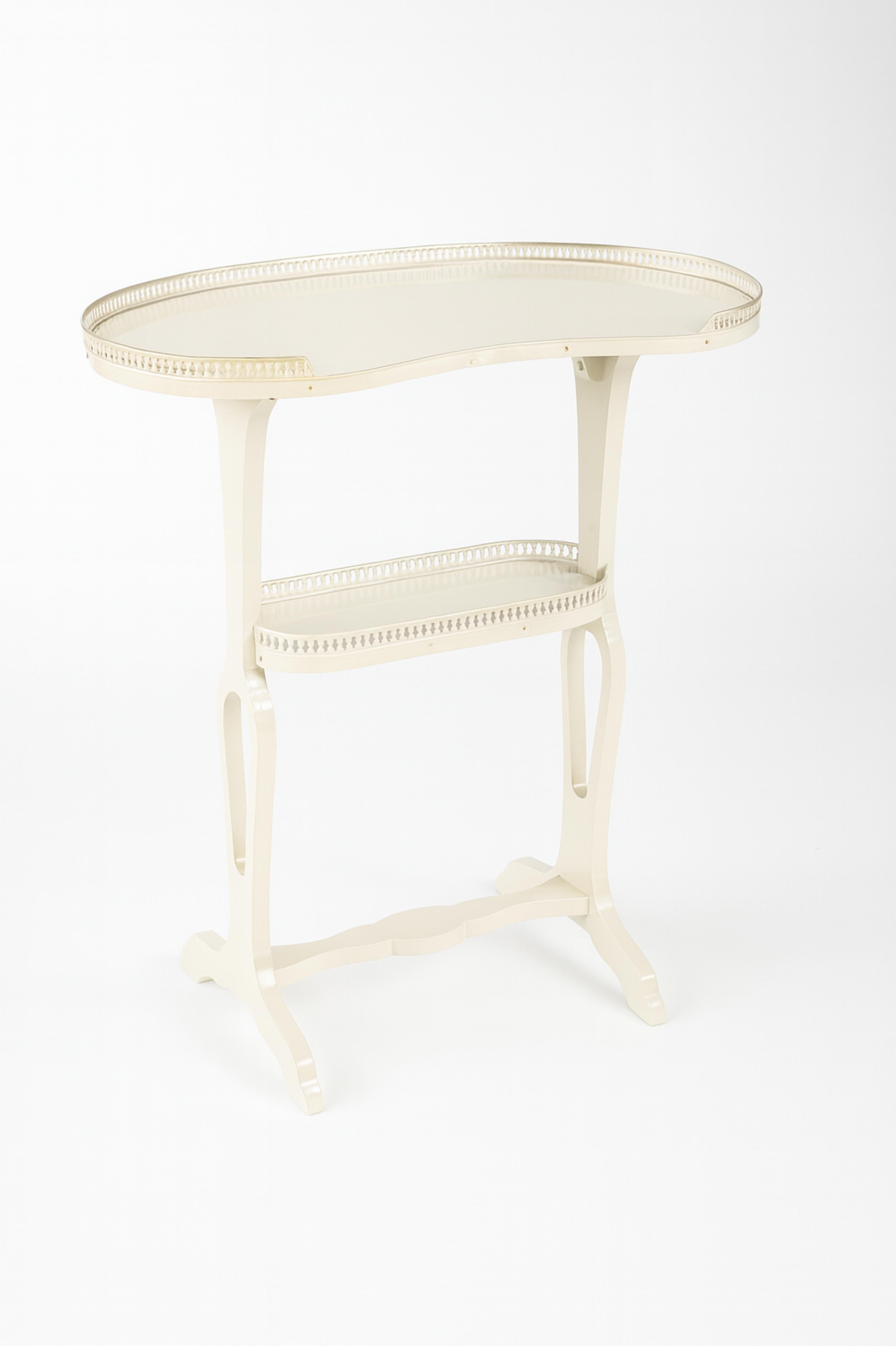 French Napoleon III Off White Lacquer Guéridon Table, 19th Century For Sale 1