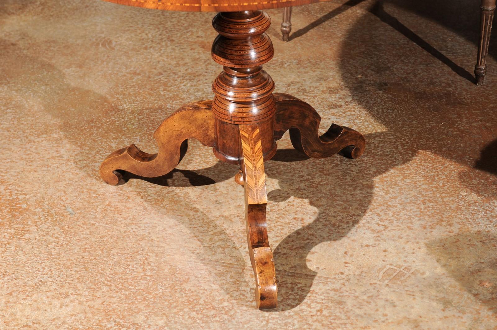 French Napoleon III Pedestal Table with Marquetry of Ebony, Walnut and Lemon In Good Condition In Atlanta, GA