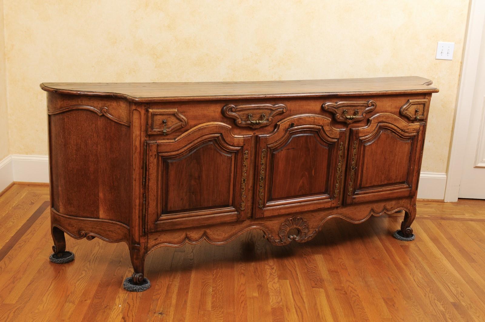 French Napoléon III Period 1860s Walnut Enfilade with Oak Top and Bombé Sides 7