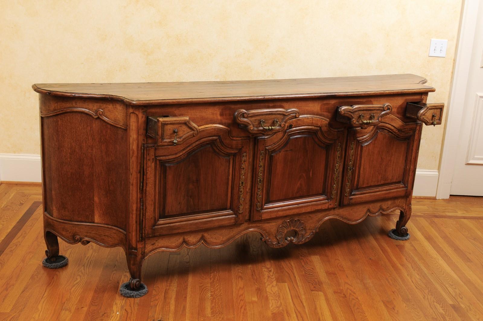 French Napoléon III Period 1860s Walnut Enfilade with Oak Top and Bombé Sides 8