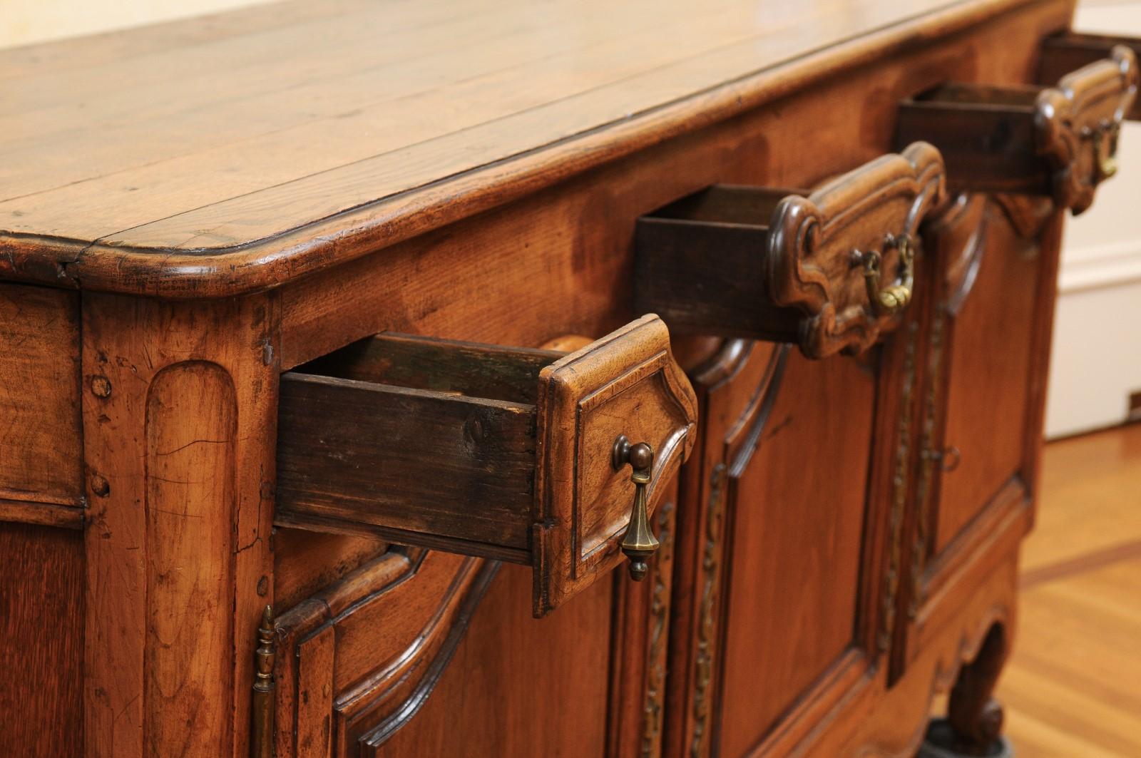 French Napoléon III Period 1860s Walnut Enfilade with Oak Top and Bombé Sides 9