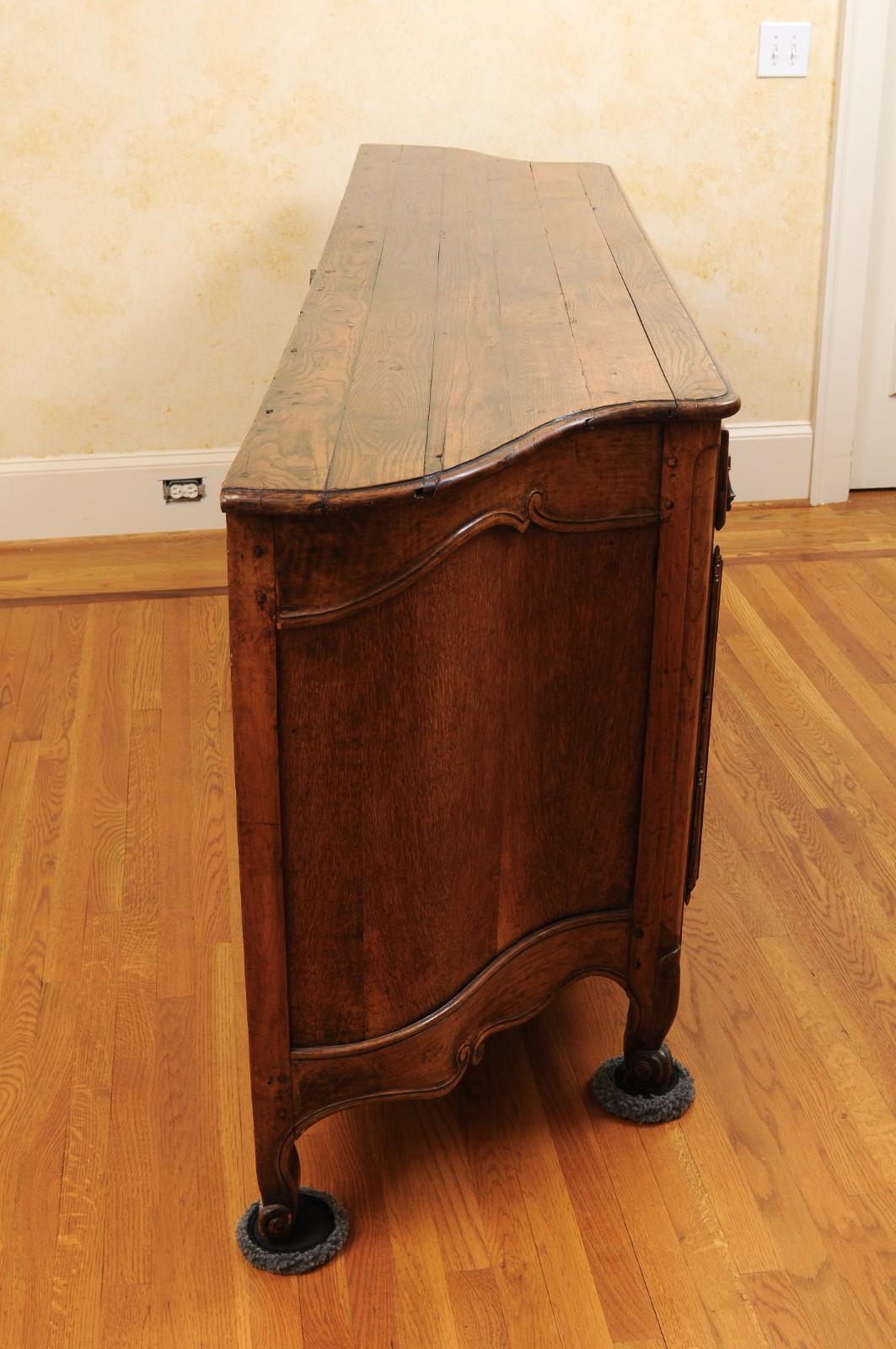 French Napoléon III Period 1860s Walnut Enfilade with Oak Top and Bombé Sides 10
