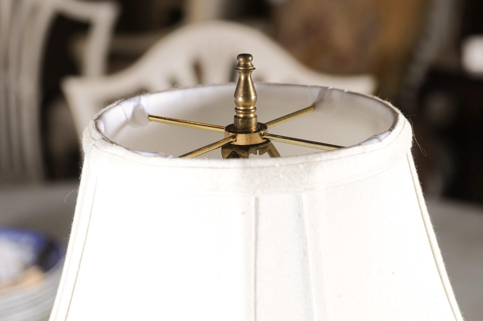 French Napoléon III Period 1870s Wired Brass Table Lamp with Hexagonal Base In Good Condition In Atlanta, GA