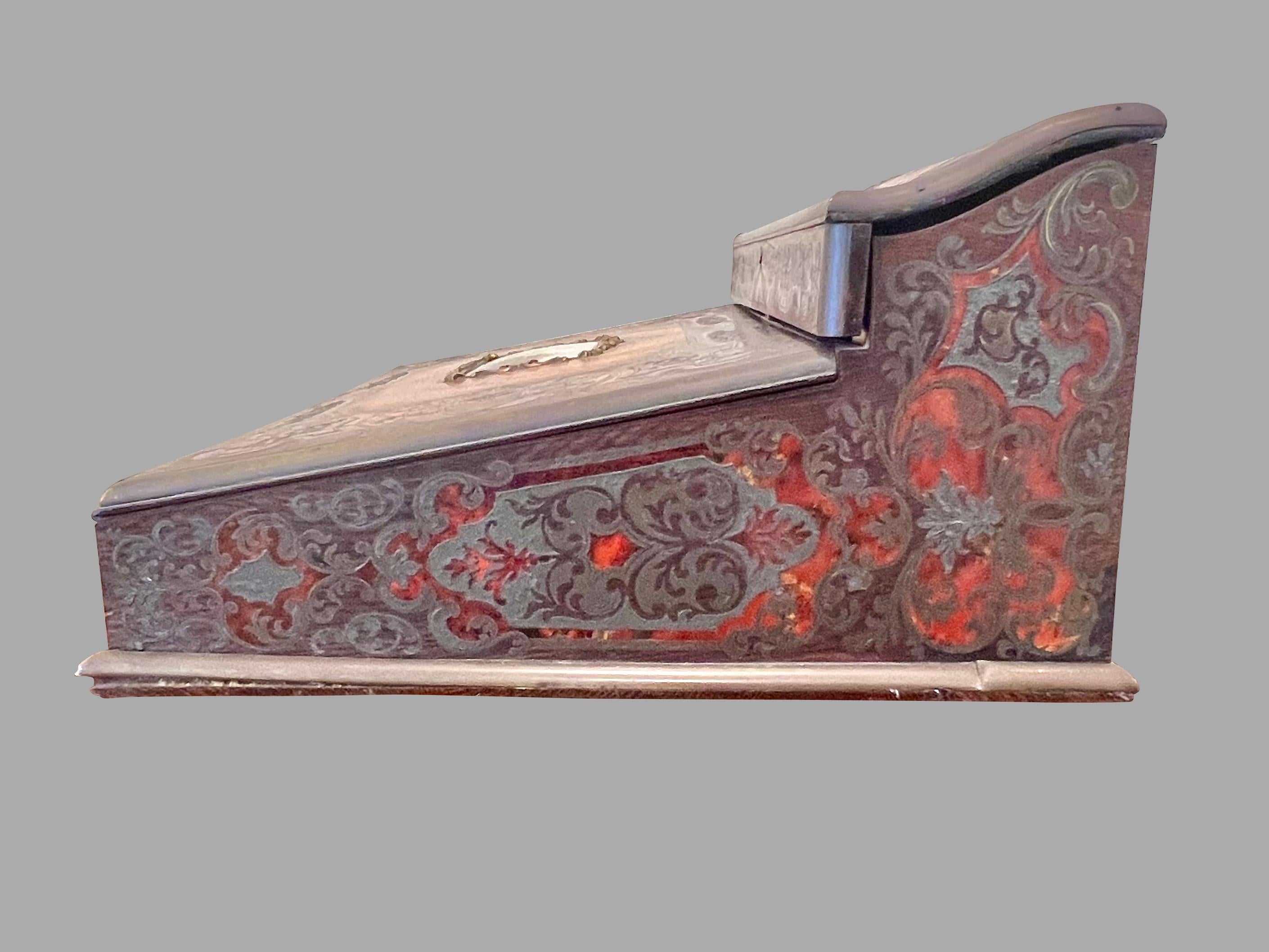 French Napoleon III Period Brass Inlaid Rosewood and Walnut Lap Desk en venta 4