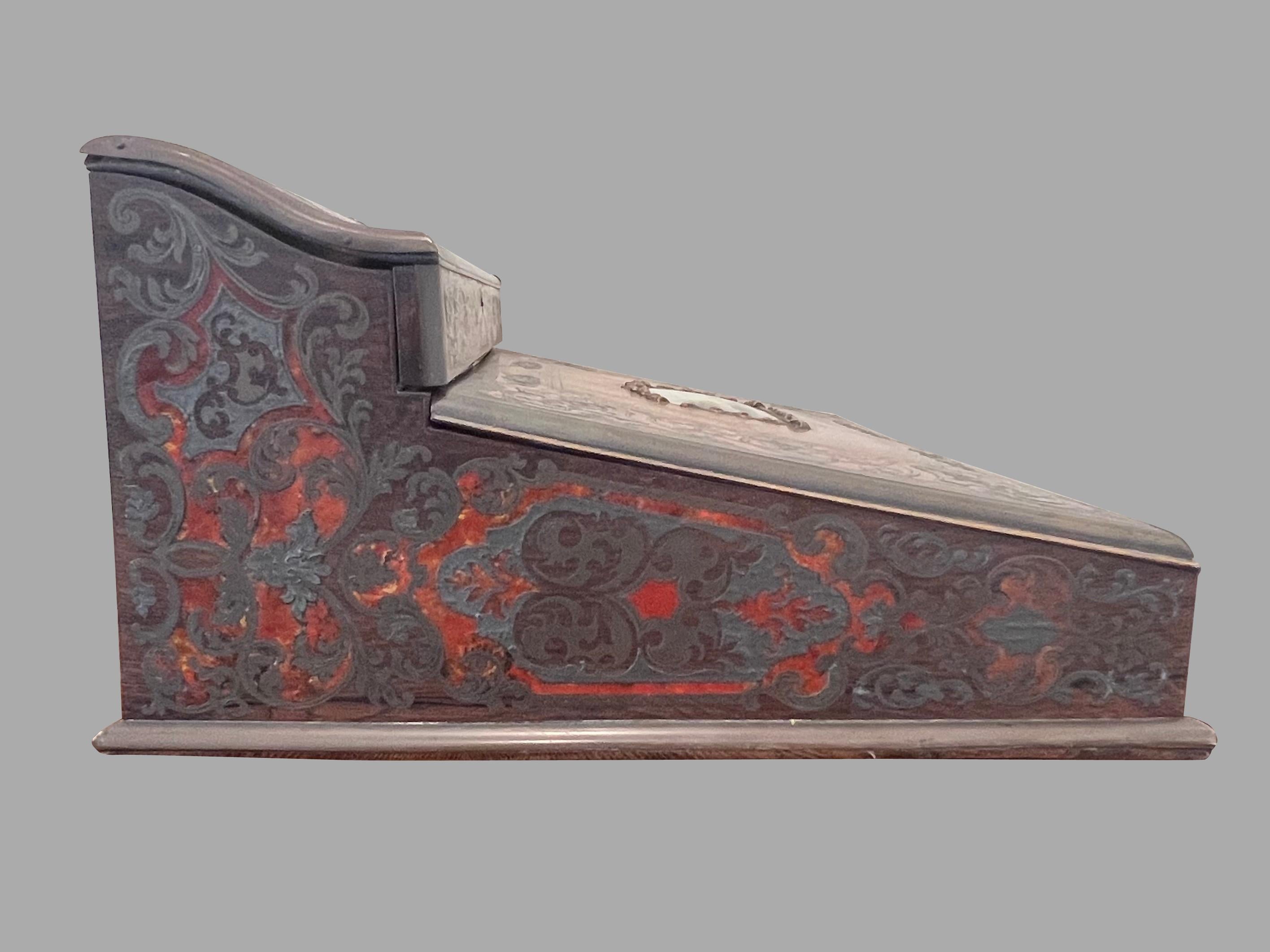 French Napoleon III Period Brass Inlaid Rosewood and Walnut Lap Desk en venta 5