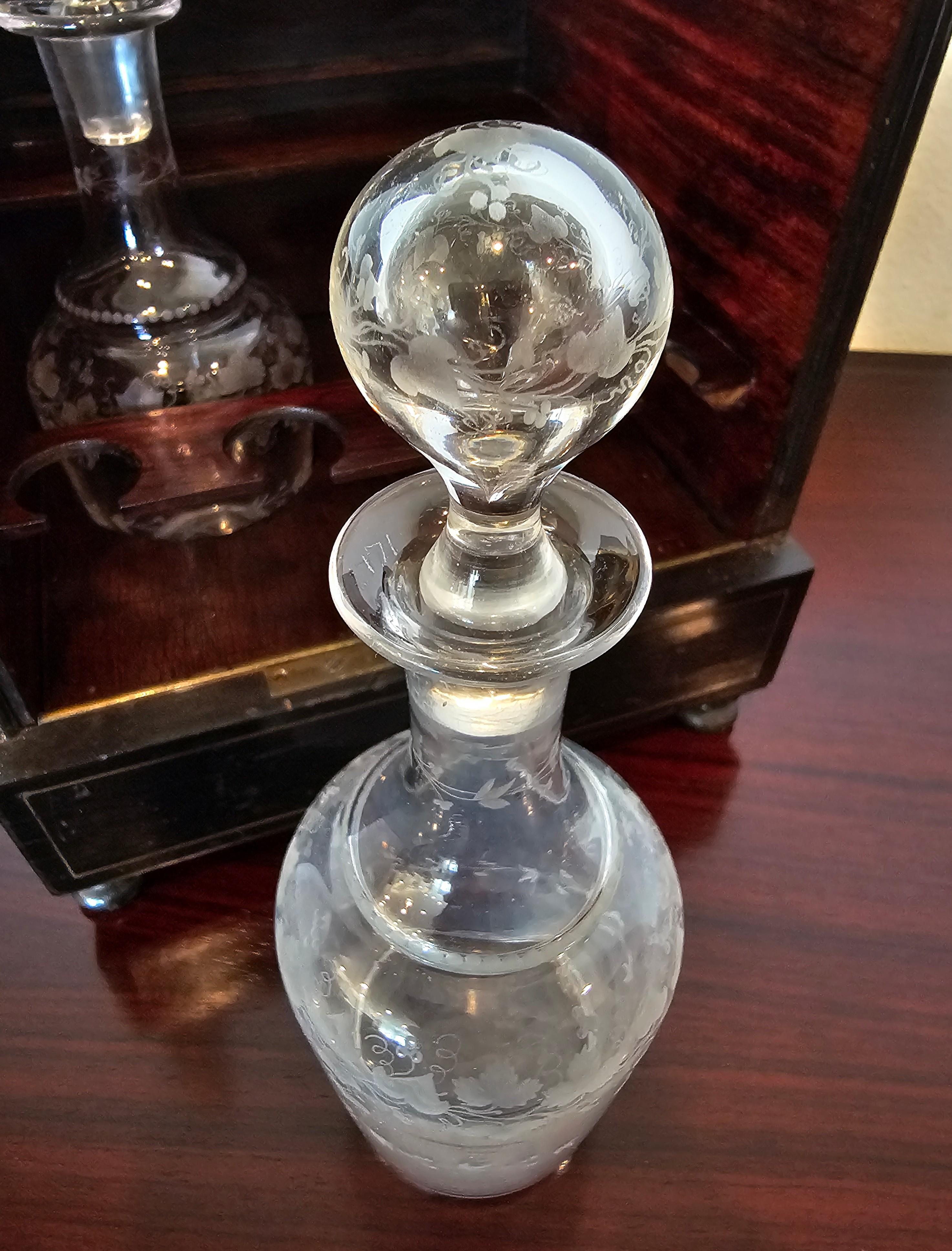 Französisches Cave a Liqueur-Service-Set aus ebonisiertem Kristall, Napoleon III.-Periode im Angebot 6