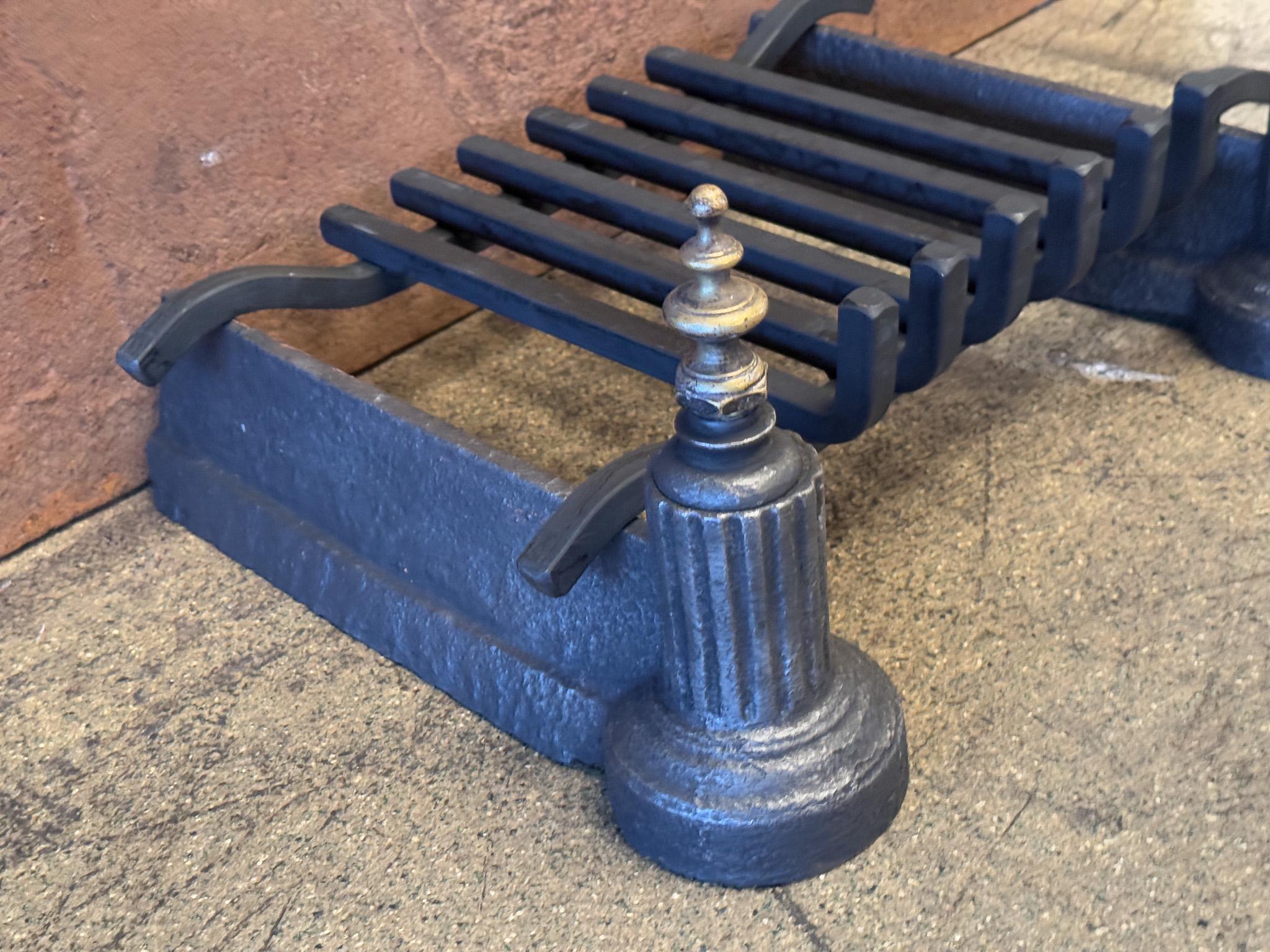 Grille de cheminée d'époque Napoléon III en vente 3
