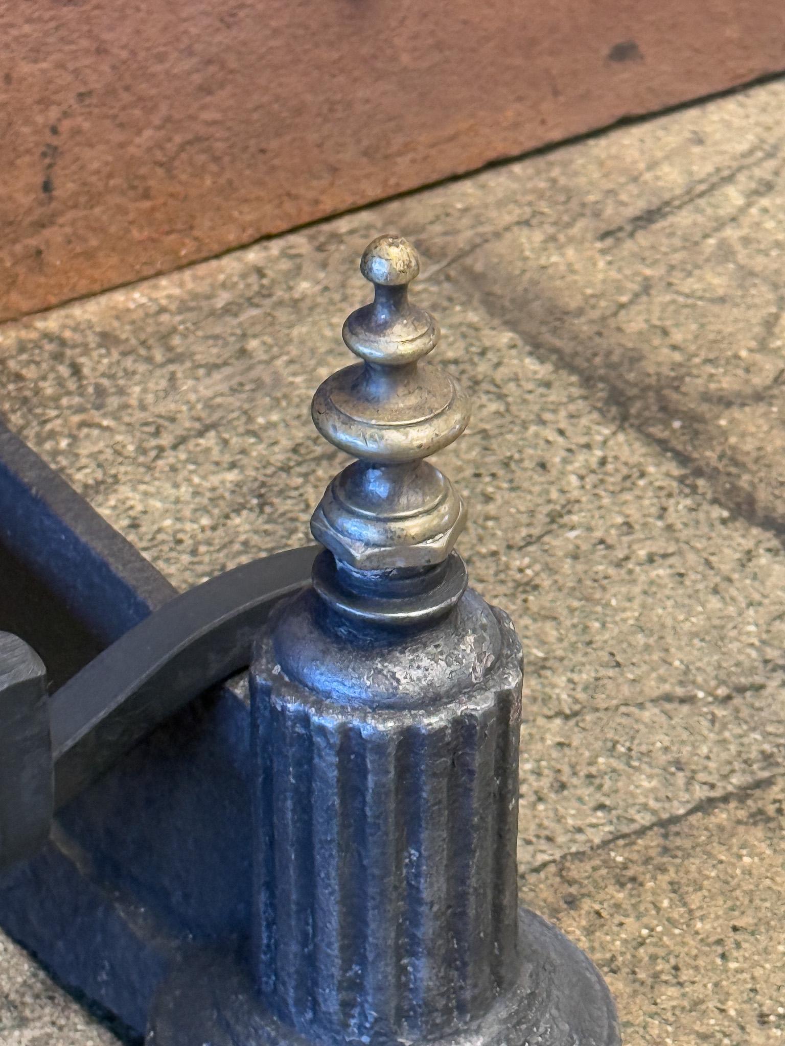 Grille de cheminée d'époque Napoléon III en vente 4