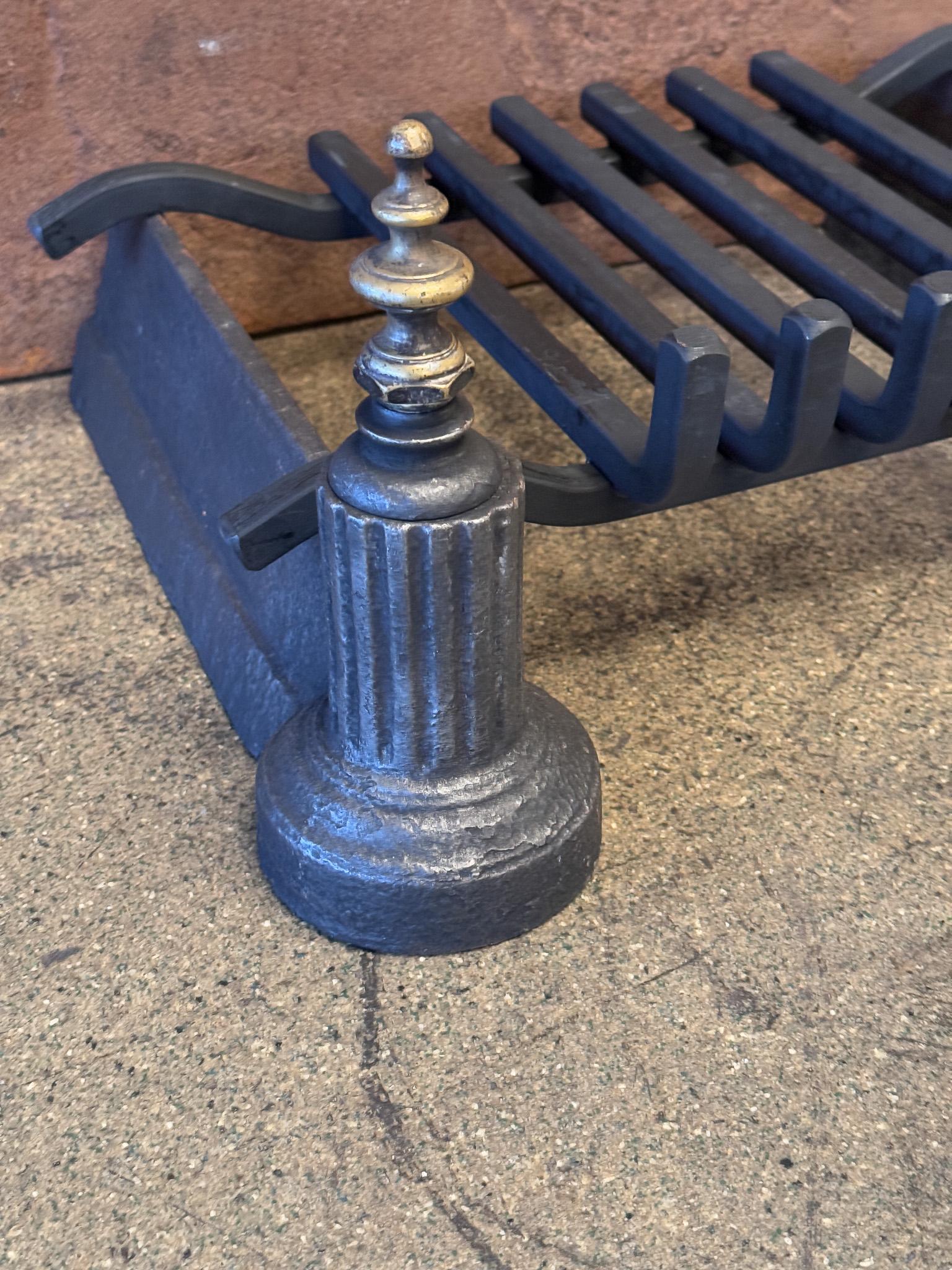 Grille de cheminée d'époque Napoléon III en vente 5
