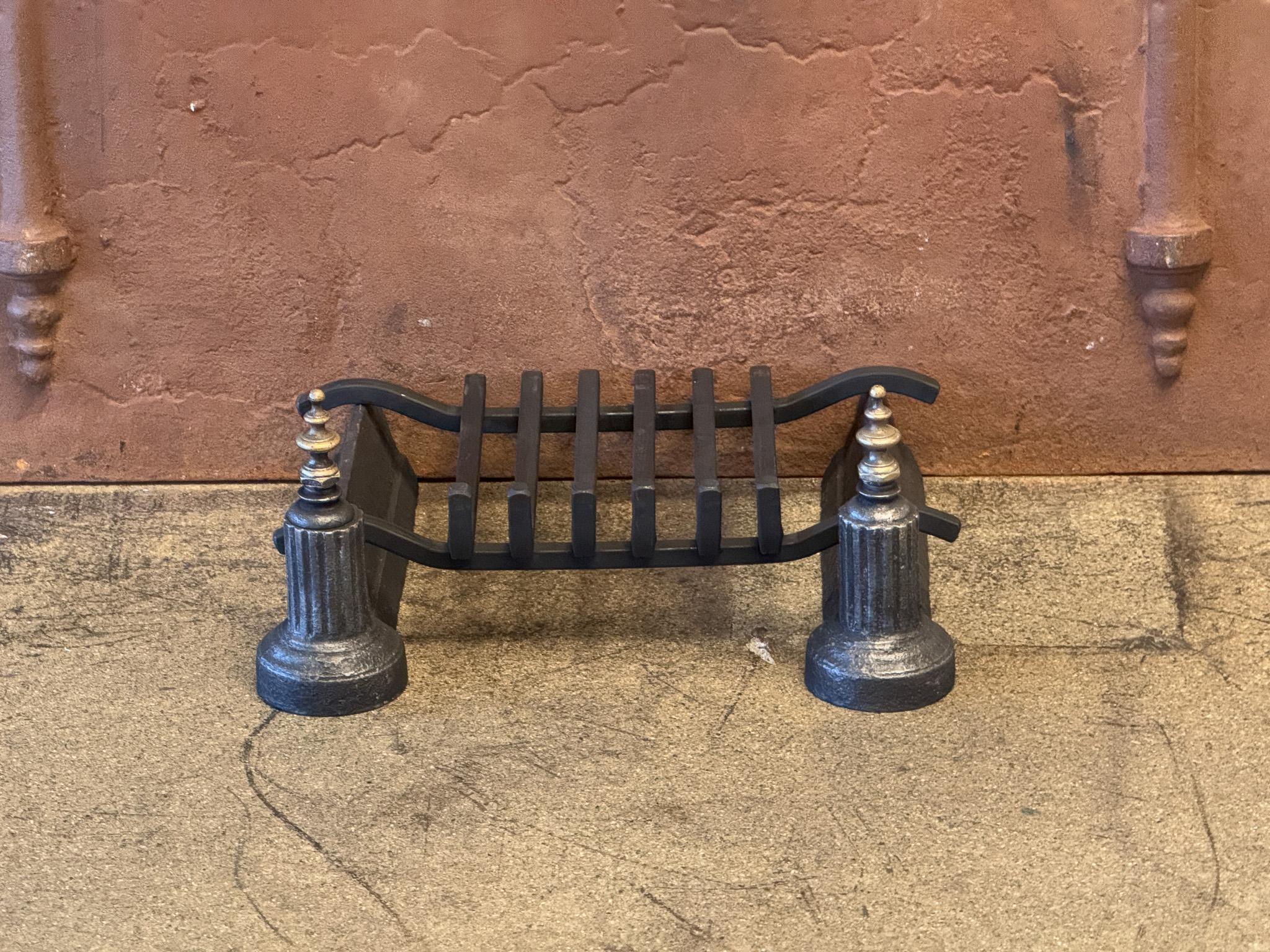 Français Grille de cheminée d'époque Napoléon III en vente