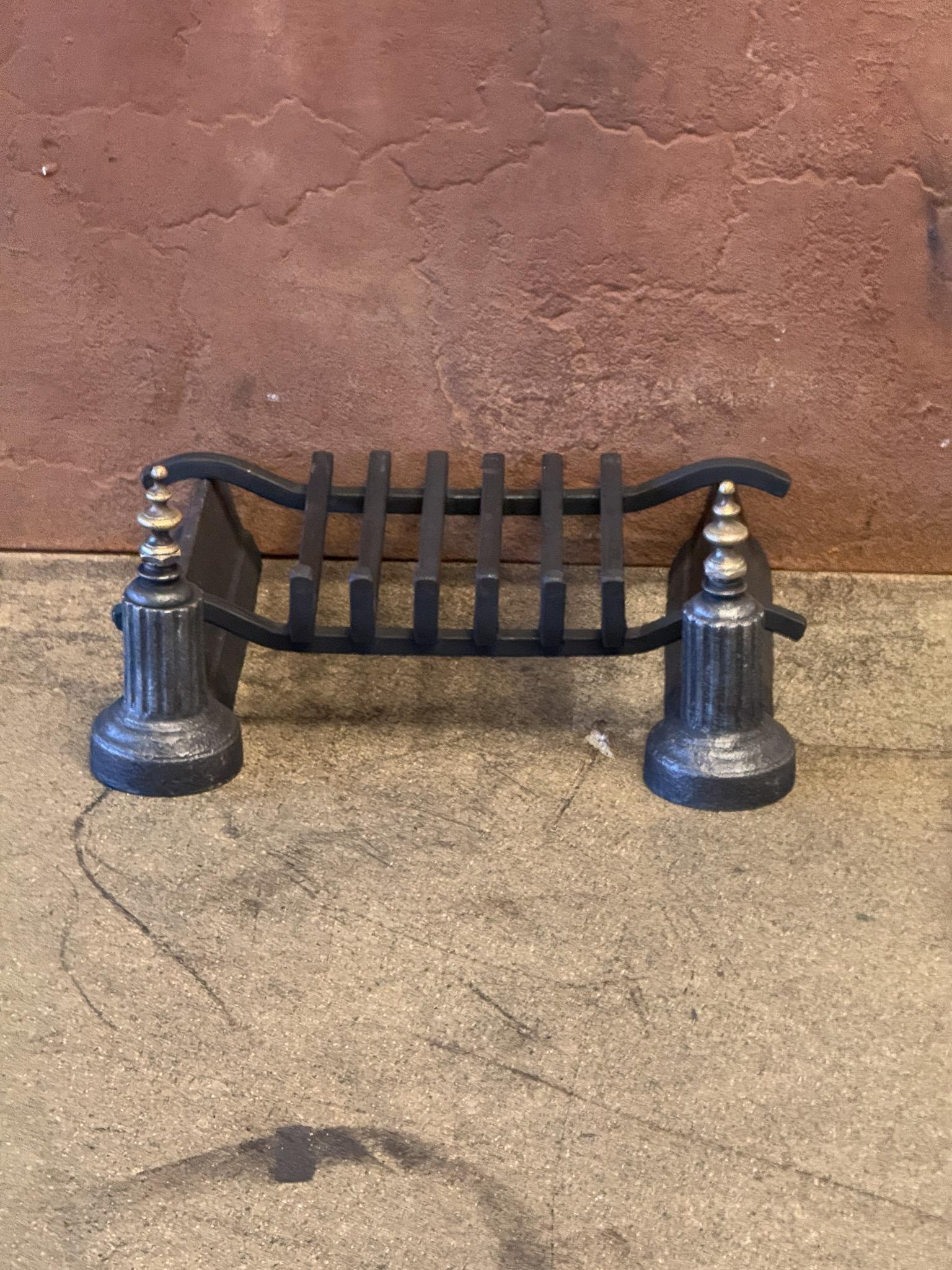 Moulage Grille de cheminée d'époque Napoléon III en vente