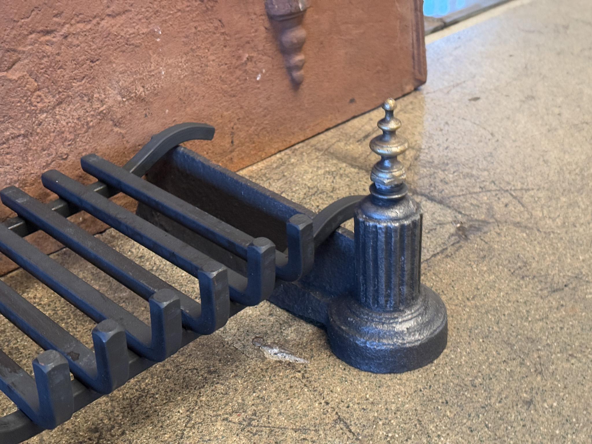 Grille de cheminée d'époque Napoléon III en vente 2