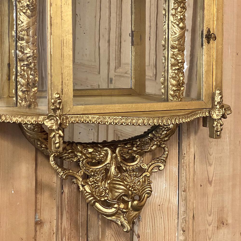 Mid-19th Century French Napoleon III Period Giltwood Wall Vitrine or Cabinet