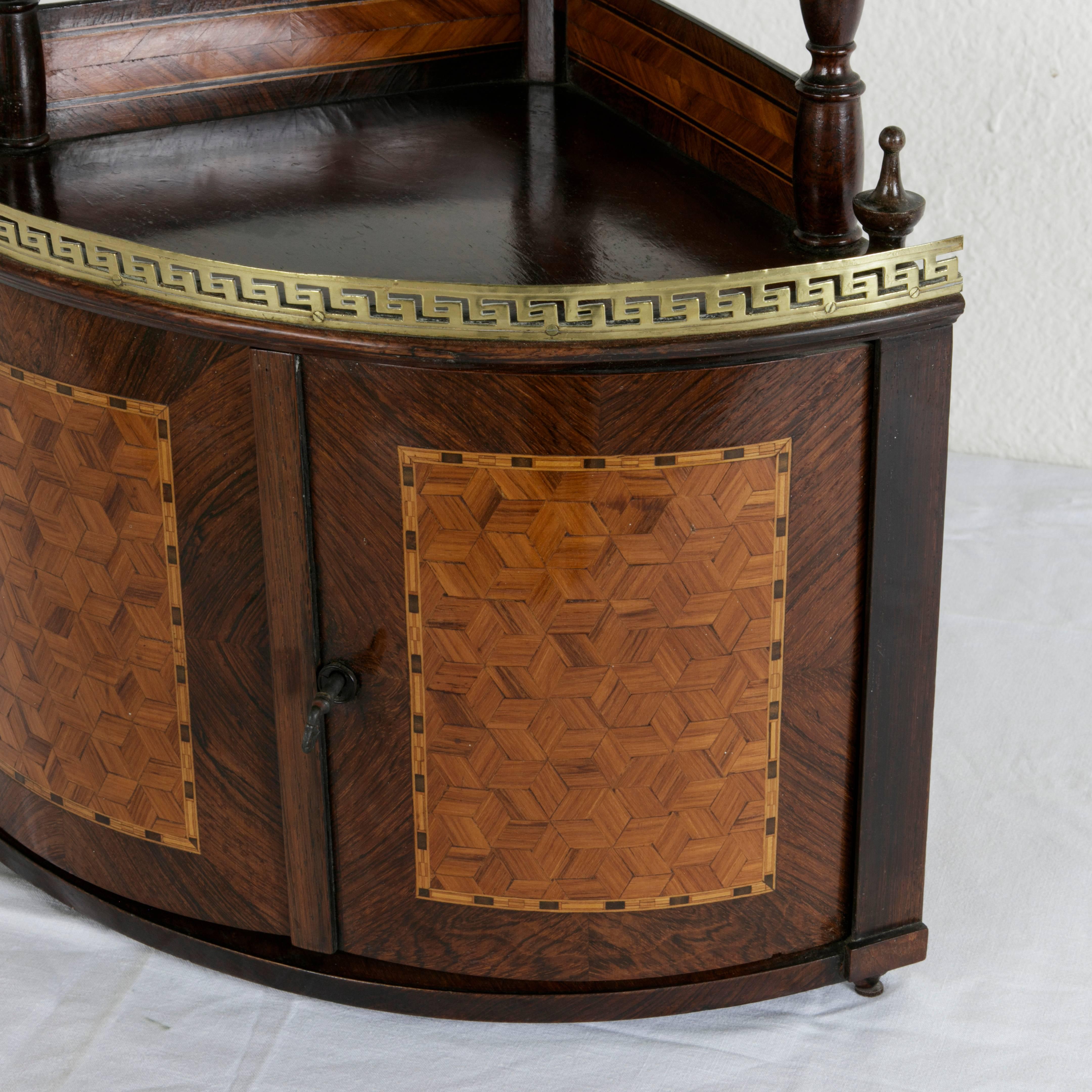 French Napoleon III Period Marquetry Tabletop Corner Cabinet or Display In Excellent Condition In Fayetteville, AR