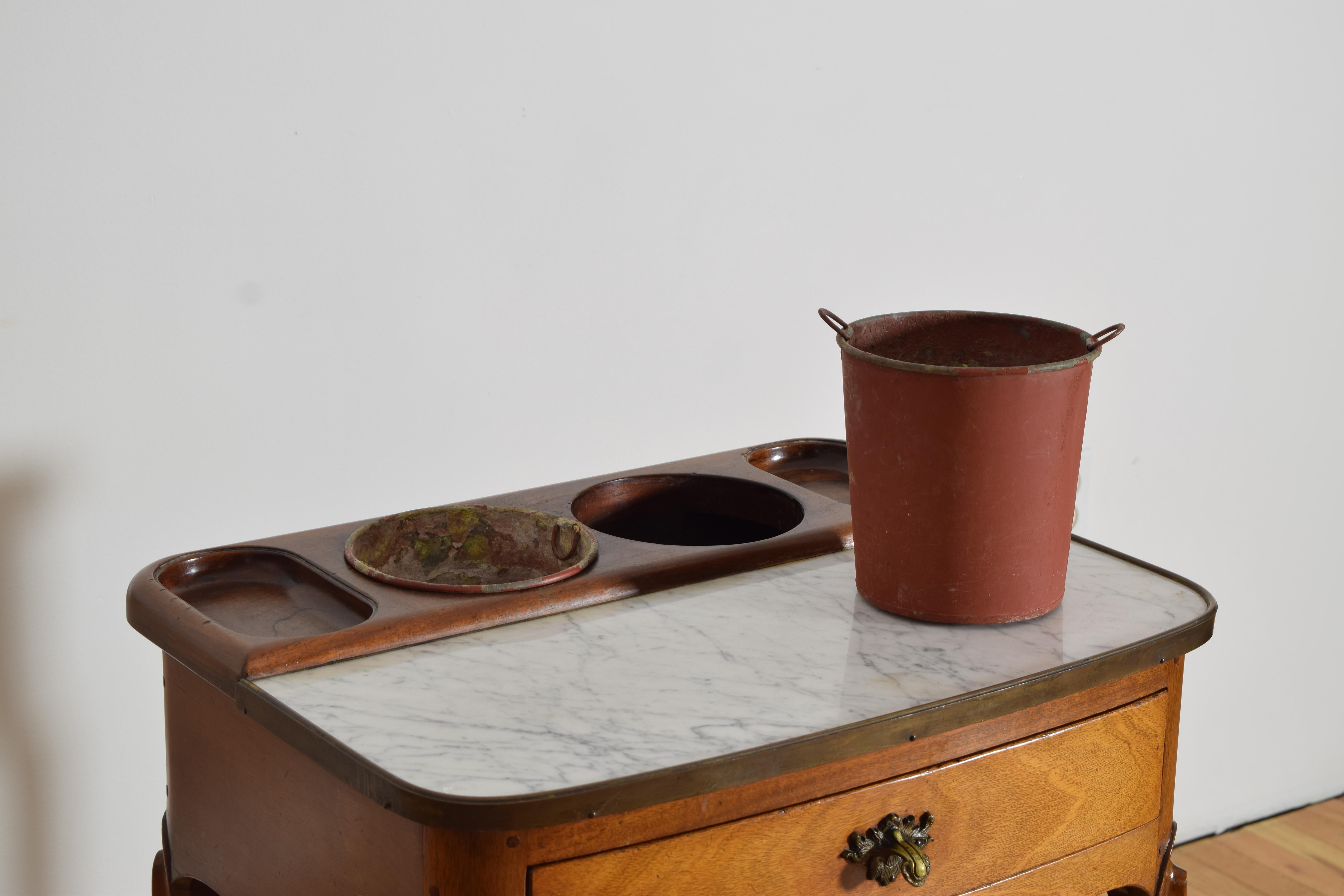 Rafraichissoir francés de nogal, mármol y cinc del periodo Napoleón III, ca. 1865 en venta 1