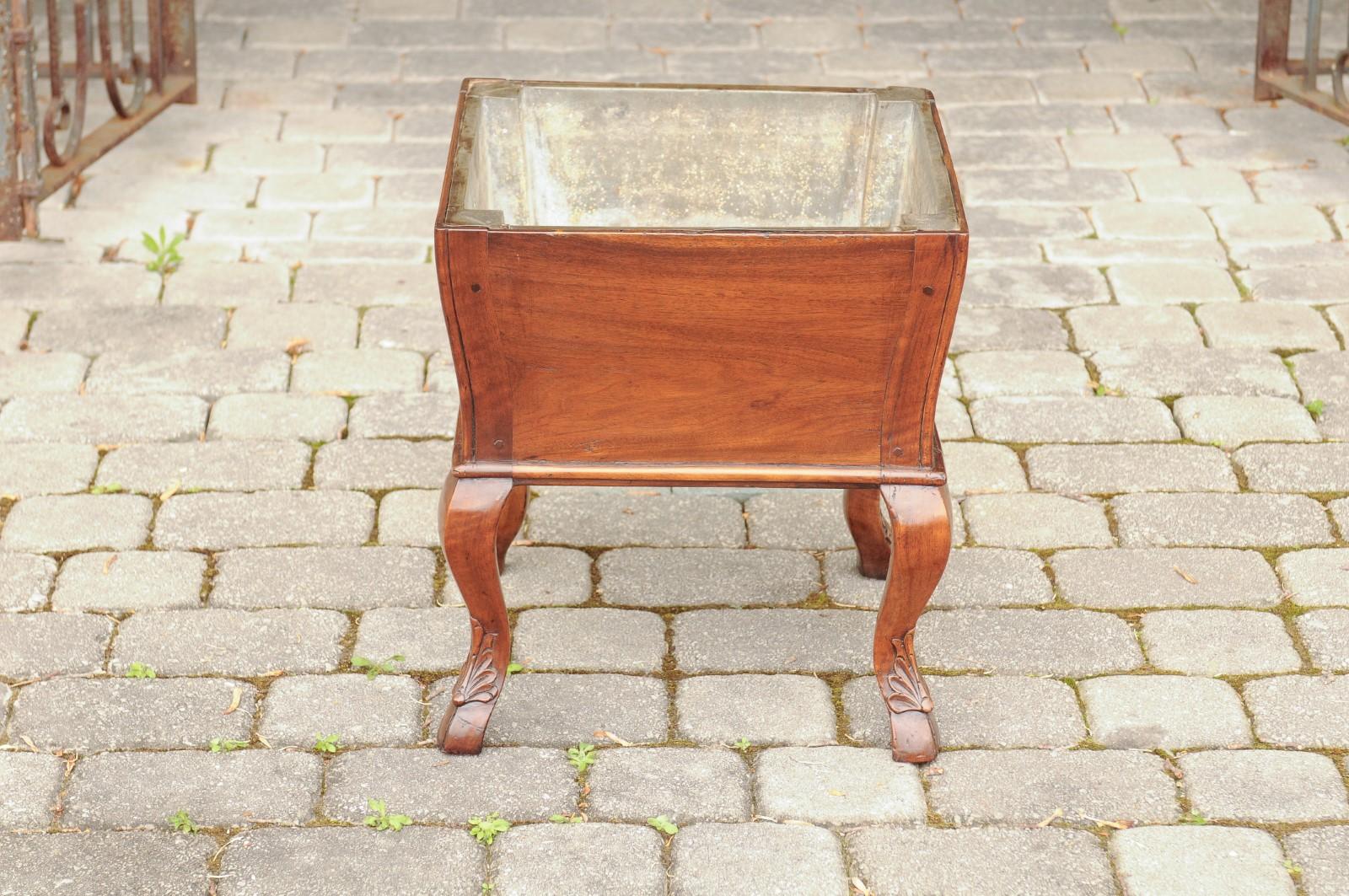 French Napoleon III Period Walnut Planter with Tin Interior and Cabriole Legs For Sale 3