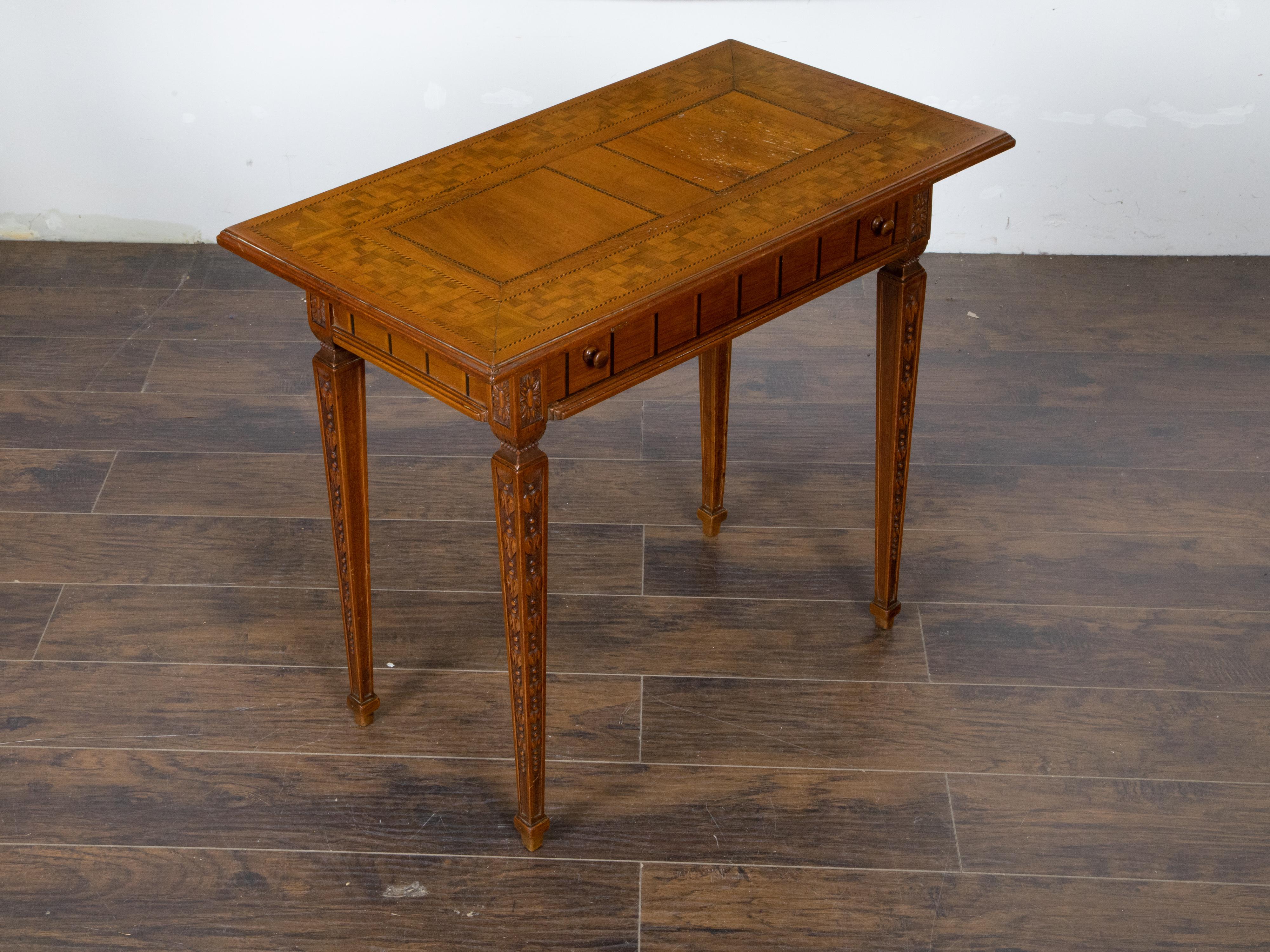 French Napoléon III Period Walnut Side Table with Inlaid Décor and Single Drawer For Sale 2