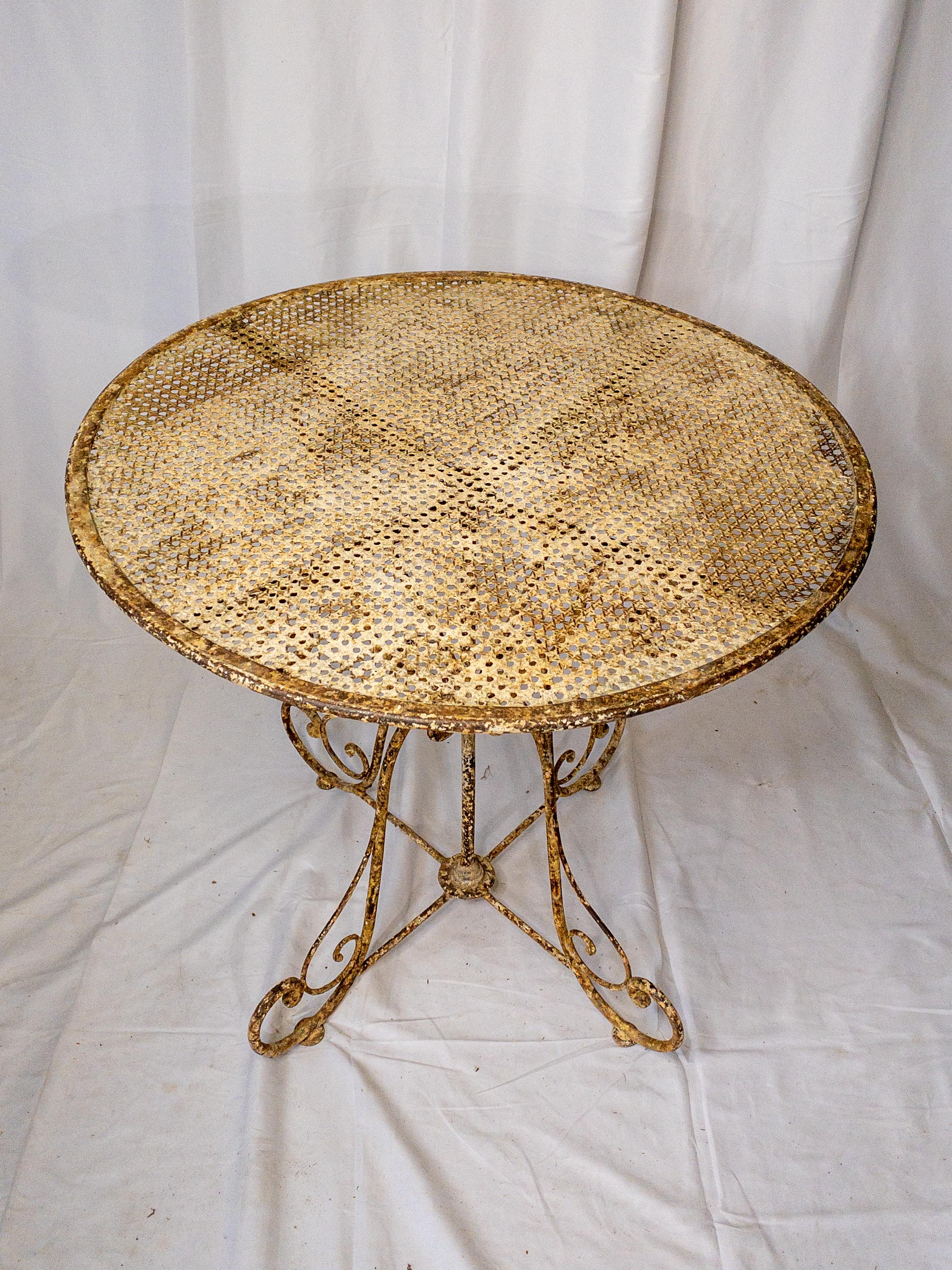 French Napoleon III Period Wrought Iron Garden Table In Good Condition For Sale In Houston, TX
