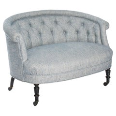 Kleines Sofa mit runder Rückenlehne und Schnörkelrücken, Napoleon III.-Stil
