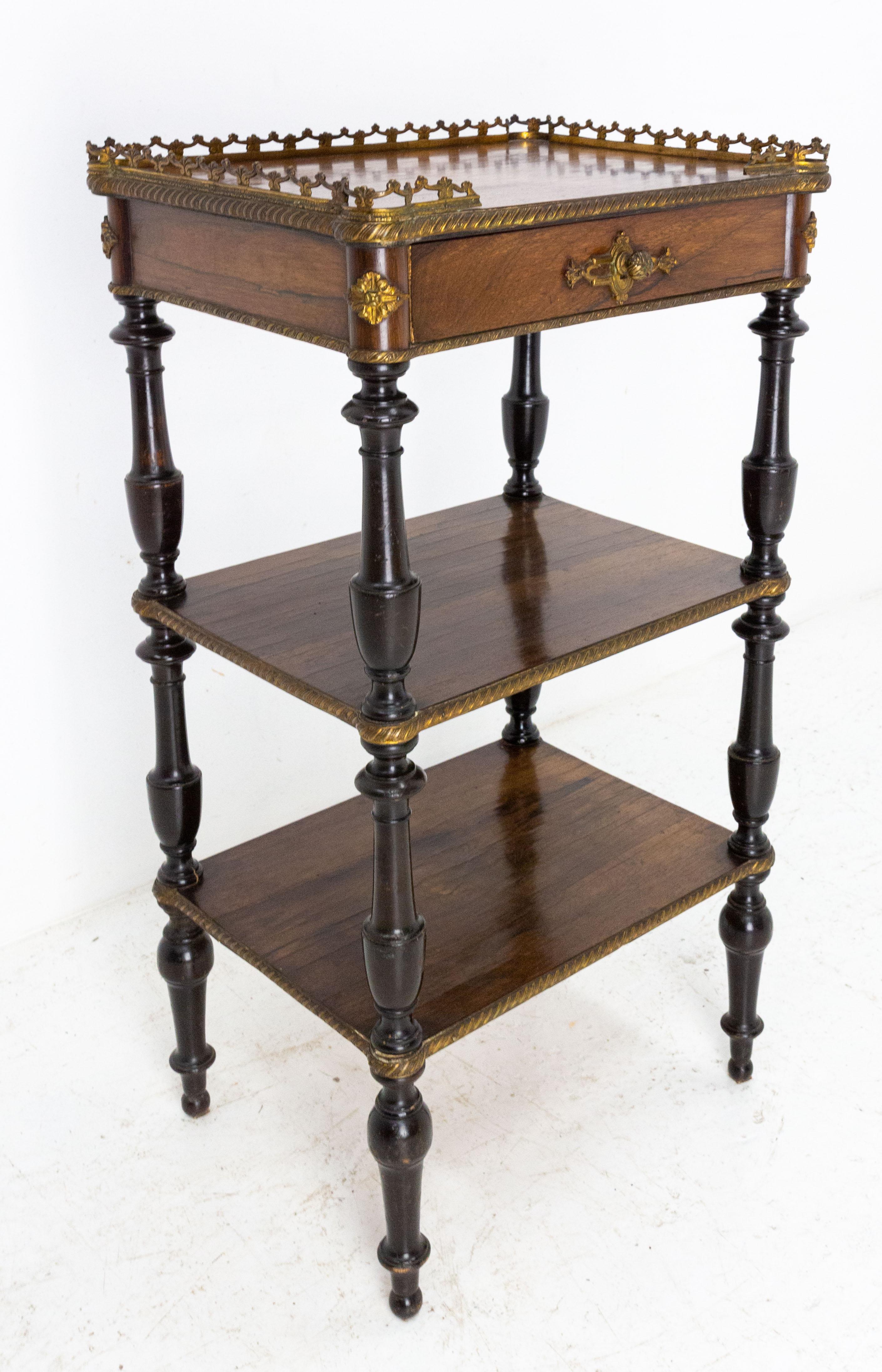 French Napoleon III Serving Table or Side Table Walnut and Brass, circa 1880 In Good Condition For Sale In Labrit, Landes