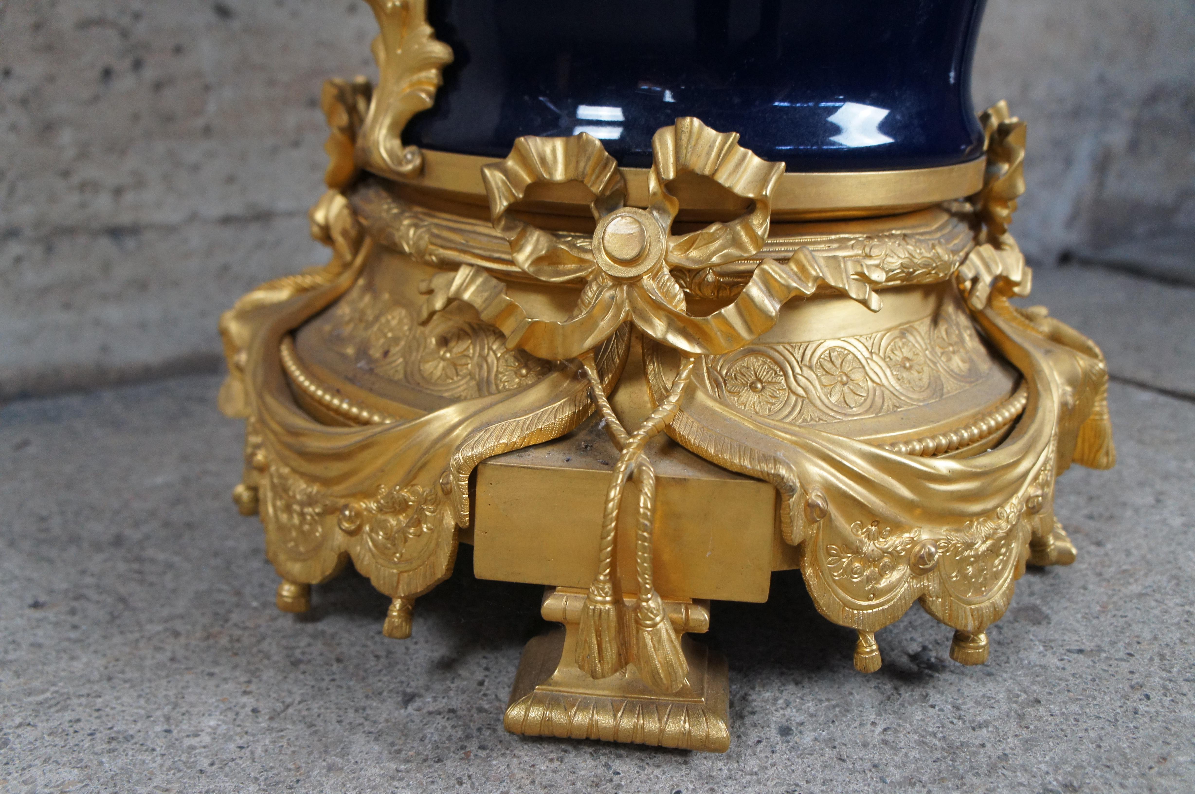 Urna a forma di candelabro in porcellana ormoluta in stile Napoleone III Sèvres Stepniewski in vendita 6