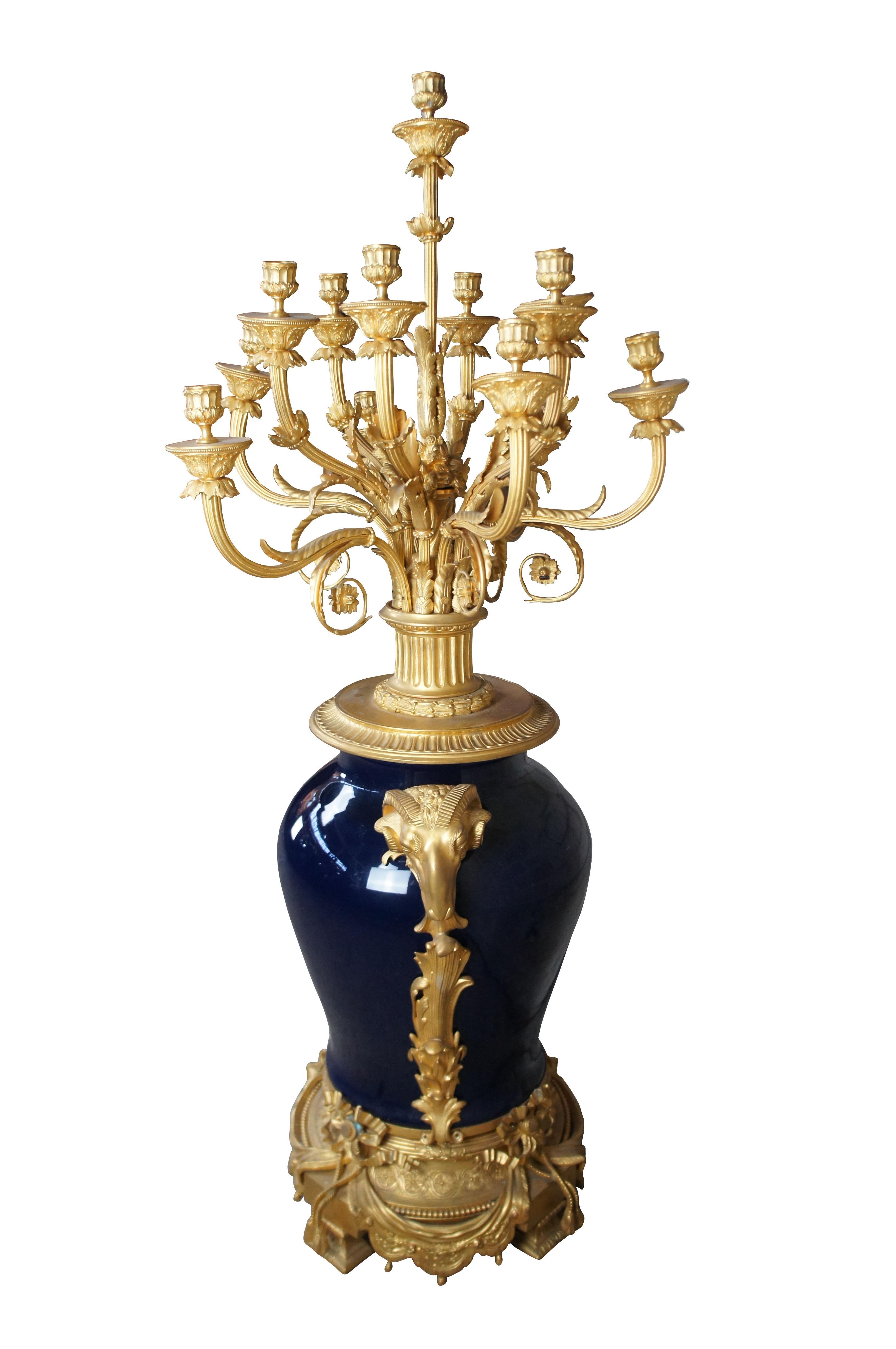 Urna a forma di candelabro in porcellana ormoluta in stile Napoleone III Sèvres Stepniewski In condizioni discrete in vendita a Dayton, OH