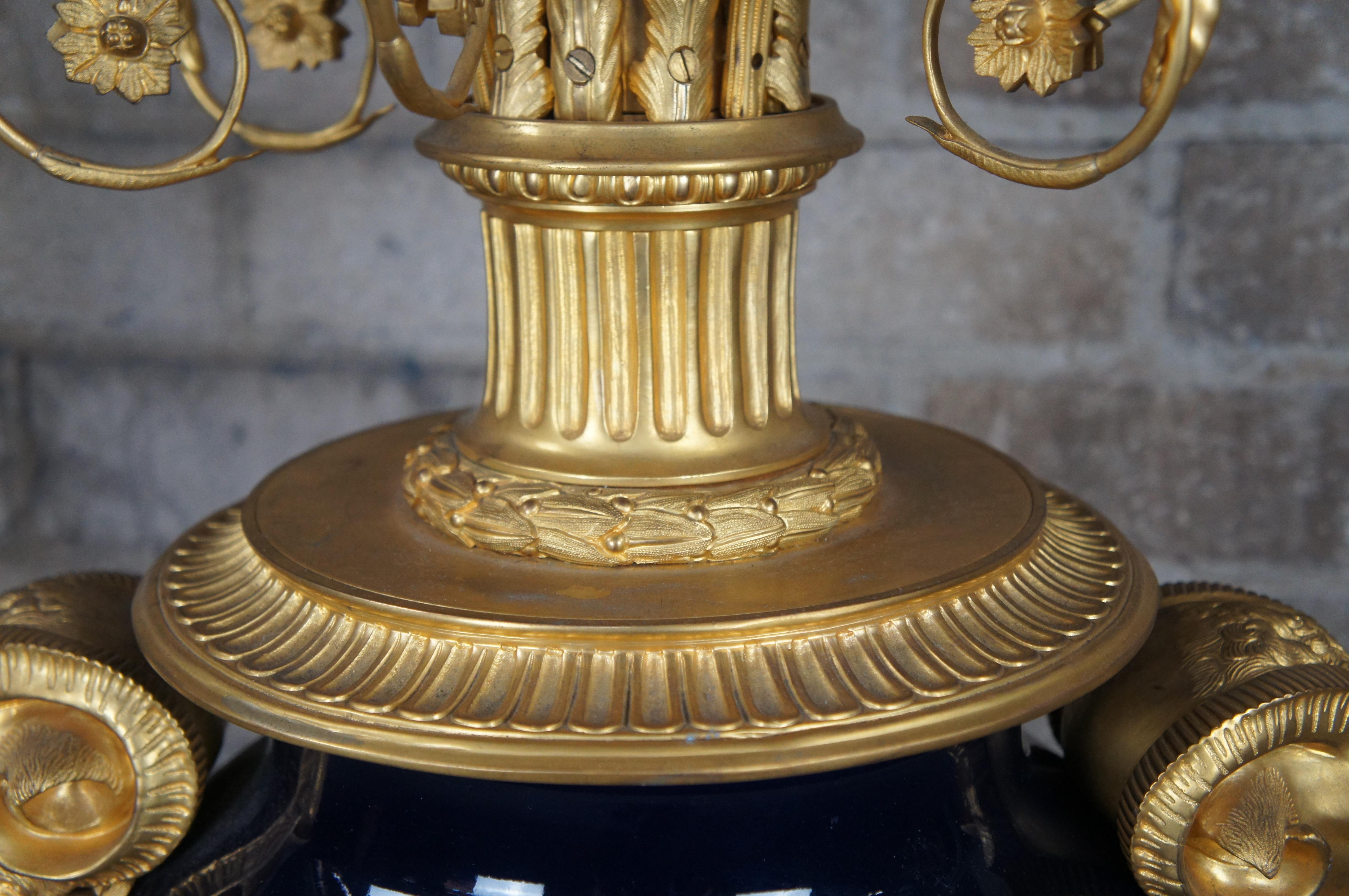 Urna a forma di candelabro in porcellana ormoluta in stile Napoleone III Sèvres Stepniewski in vendita 1