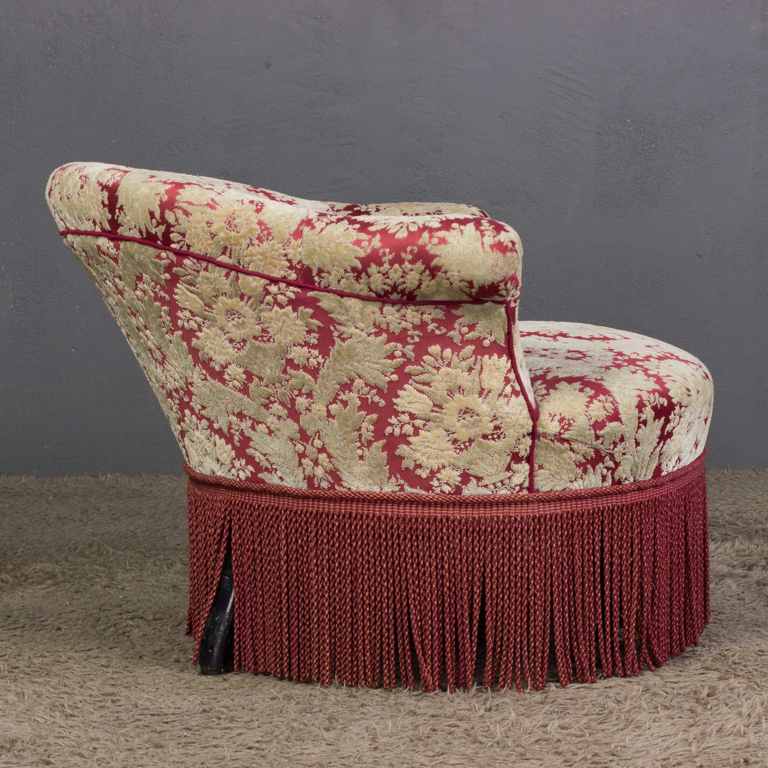 French Napoleon III Slipper Chair in Floral Fabric For Sale 1