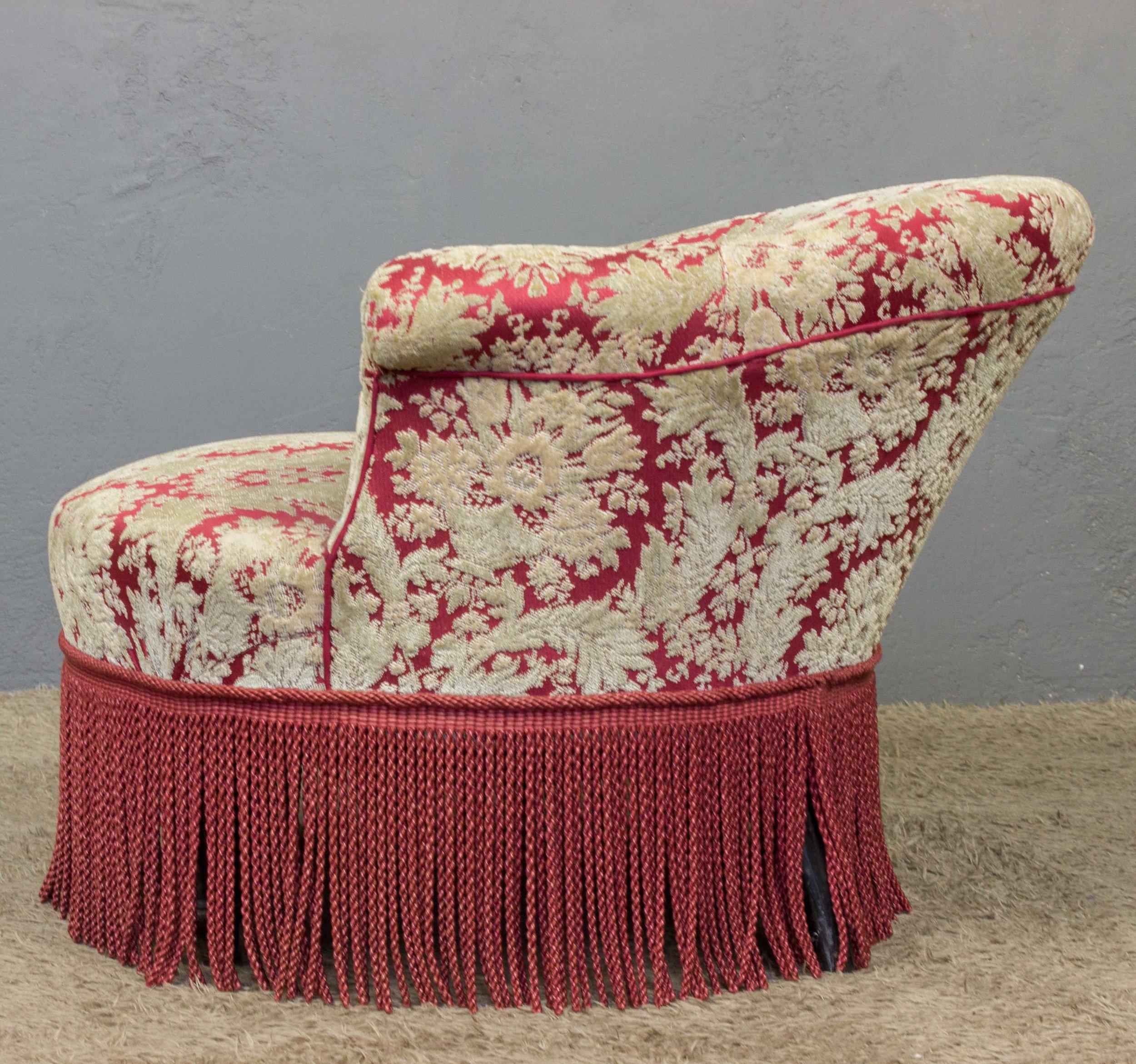 French Napoleon III Slipper Chair in Floral Fabric For Sale 2