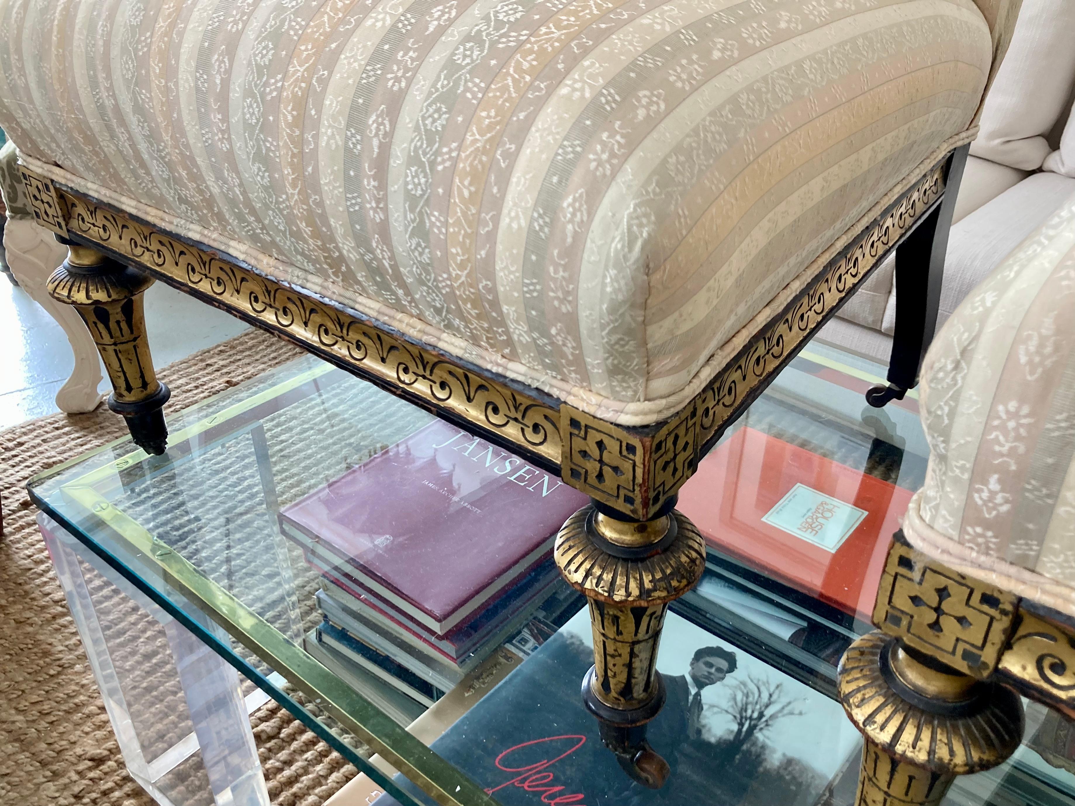 Französische Napoleon III.-Sessel ohne Armlehne, vergoldete Ebenholzdetails, ein Paar im Angebot 2