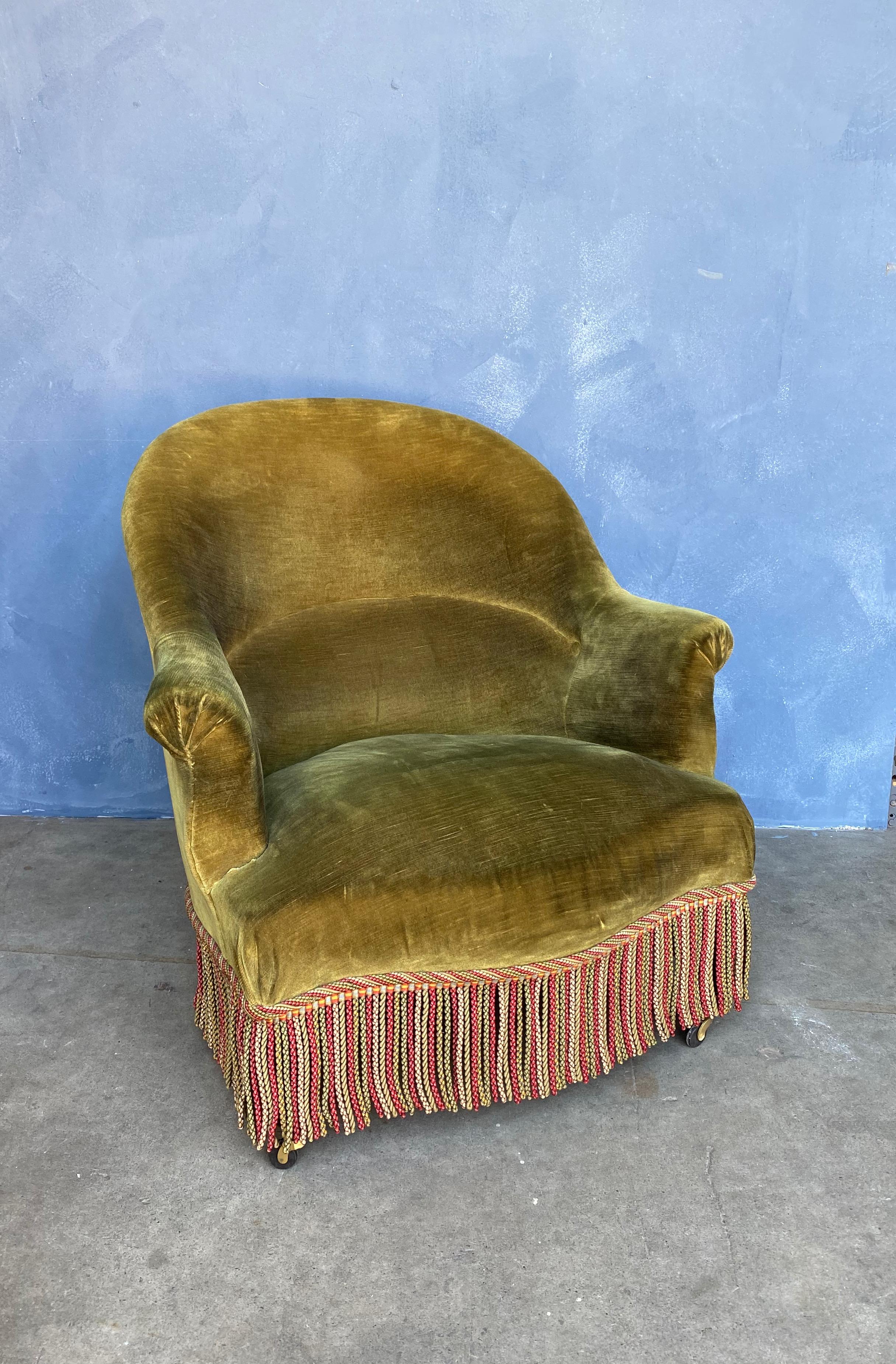 French Napoleon III Style Armchair in Green Gold Velvet In Good Condition In Buchanan, NY