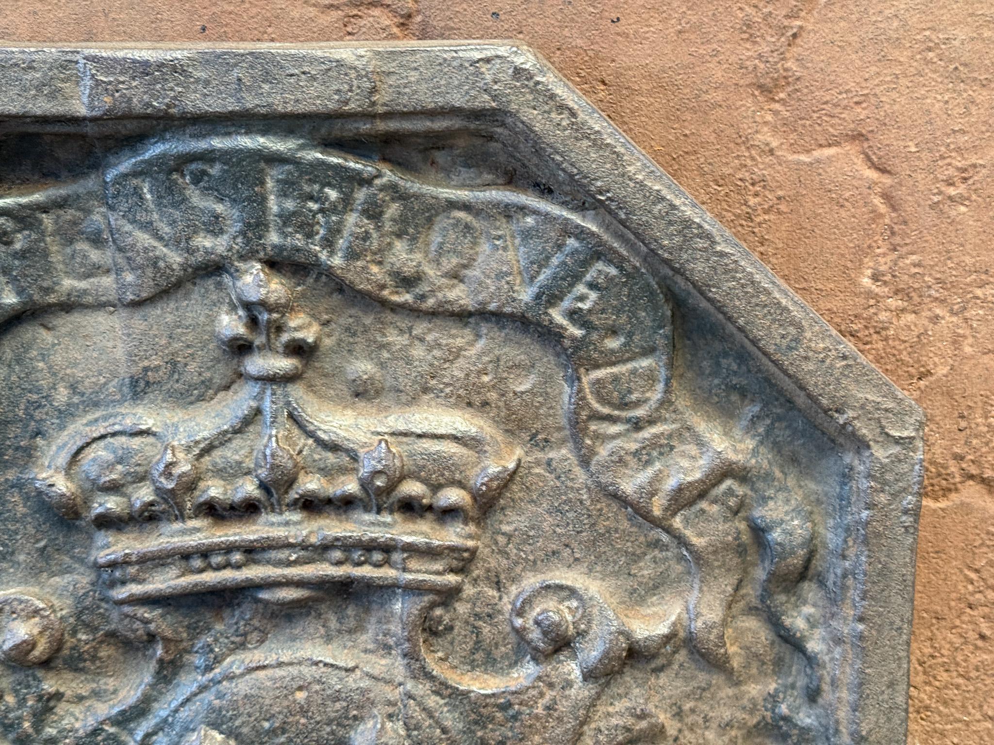 20ième siècle Plaque de cheminée / dosseret de style Napoléon III français 'Armoiries de France en vente