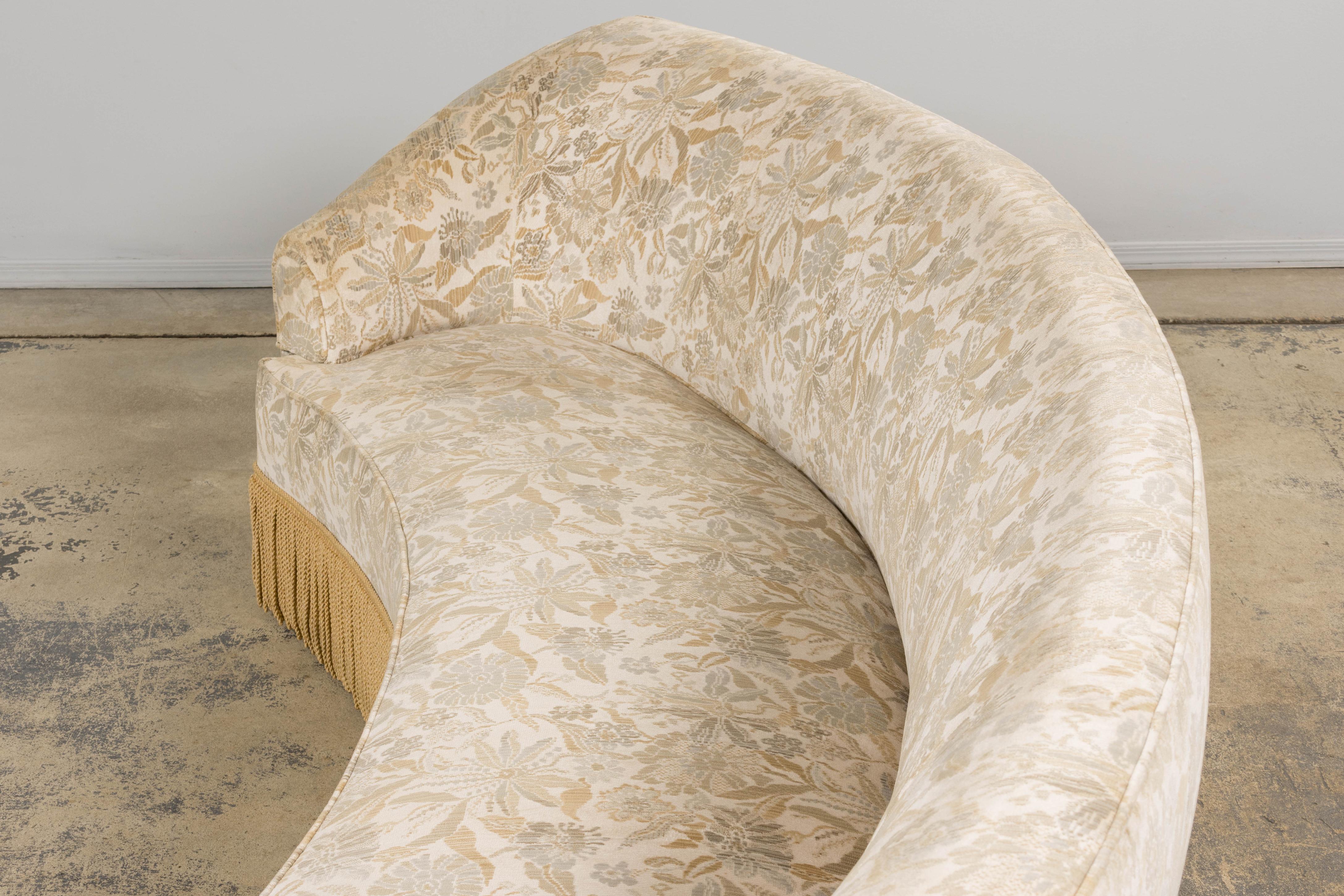 Canapé français de style Napoléon III en velours Jacquard floral en vente 9